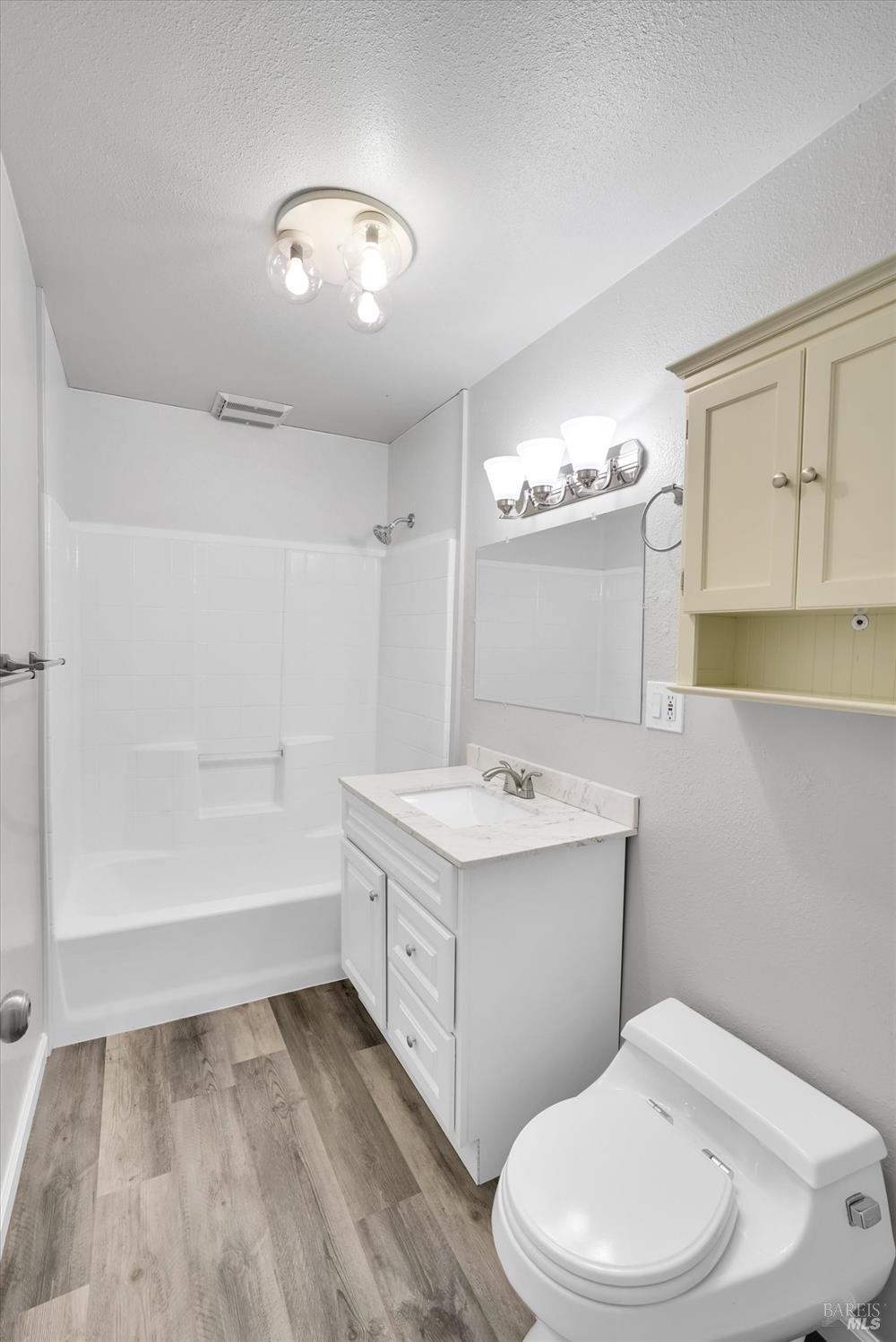 3638-3642 Moorland Ave