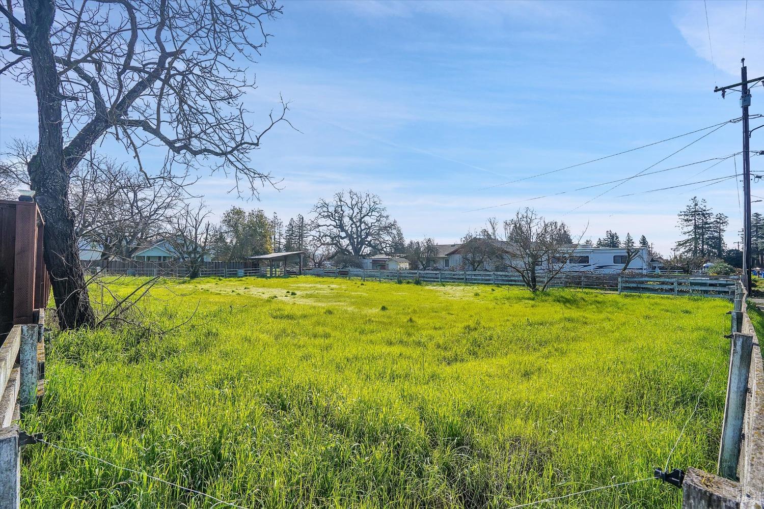 3638-3642 Moorland Ave