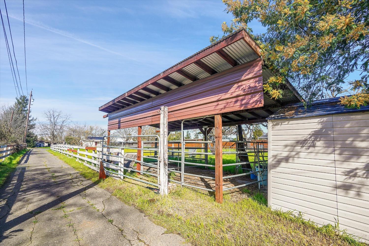 3638-3642 Moorland Ave