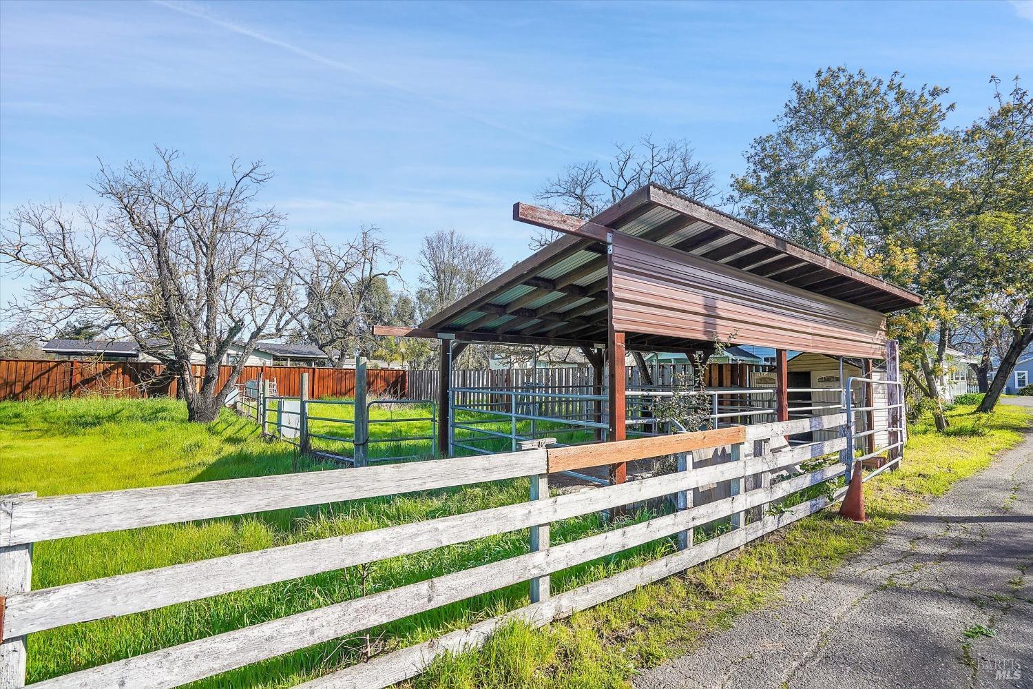 3638-3642 Moorland Ave