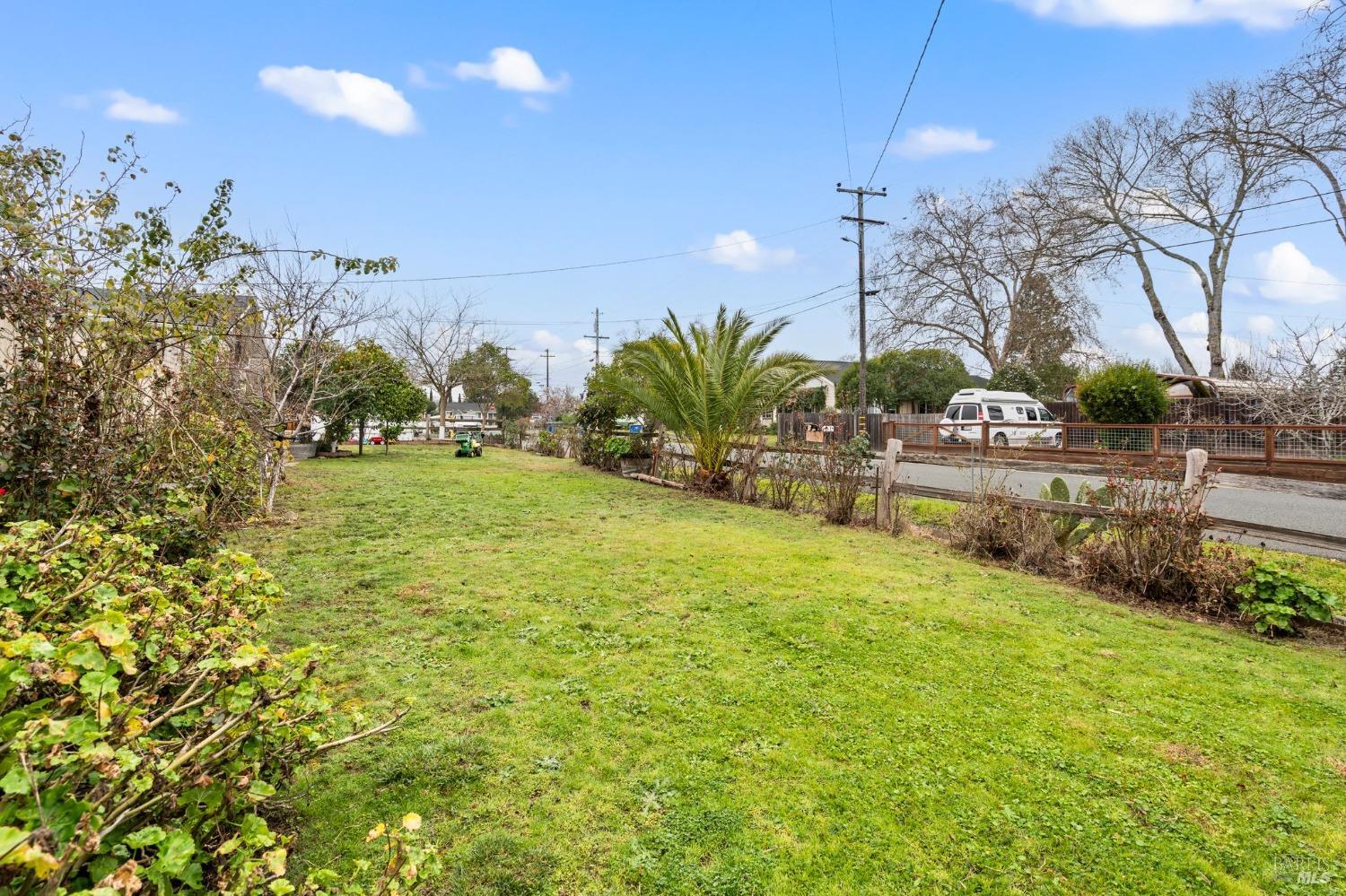 104 Windsor Palms Dr