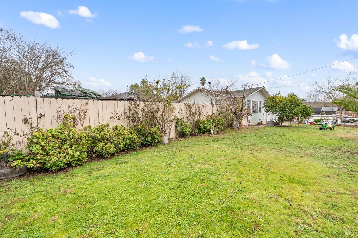 104 Windsor Palms Dr