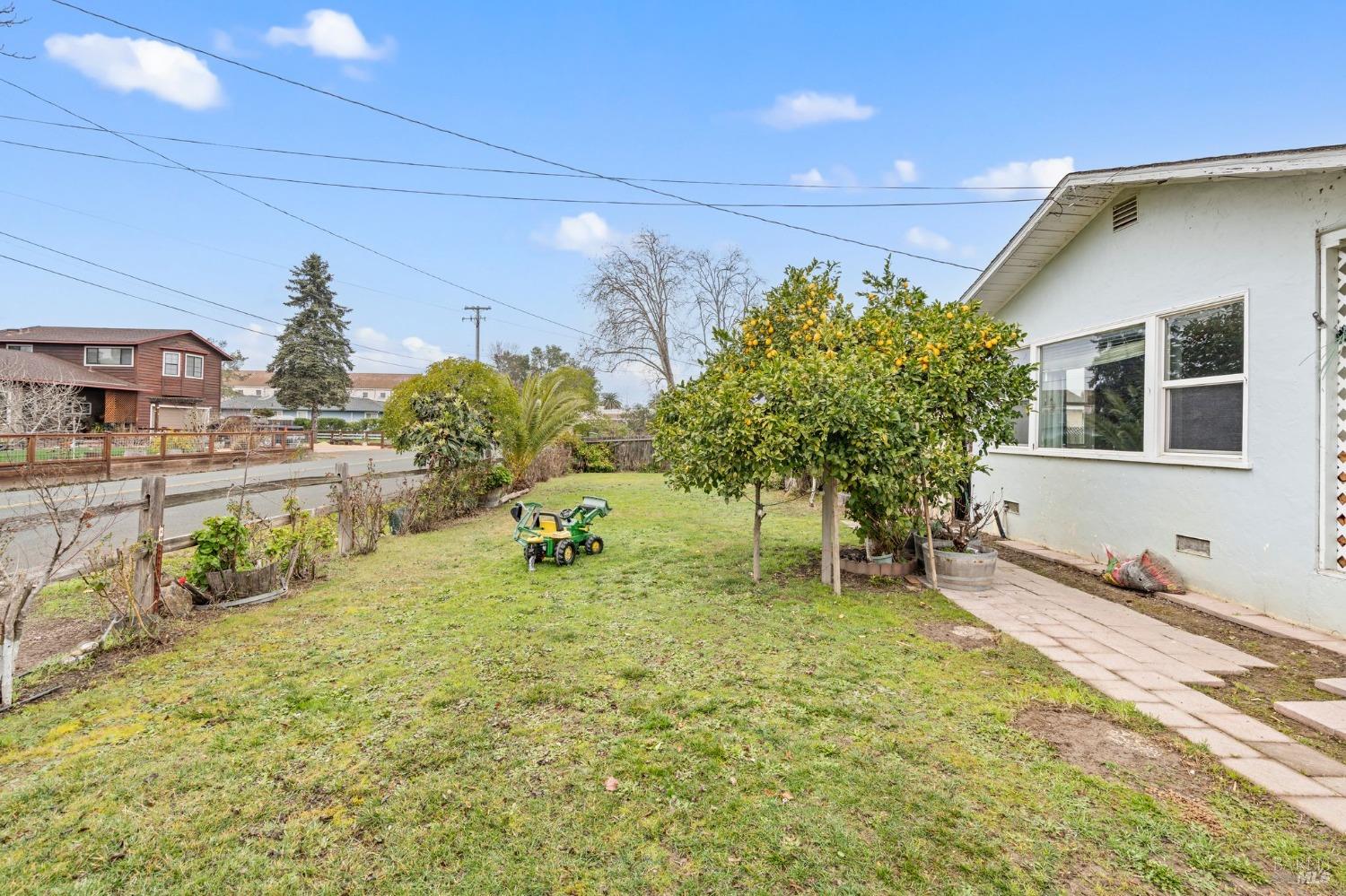 104 Windsor Palms Dr