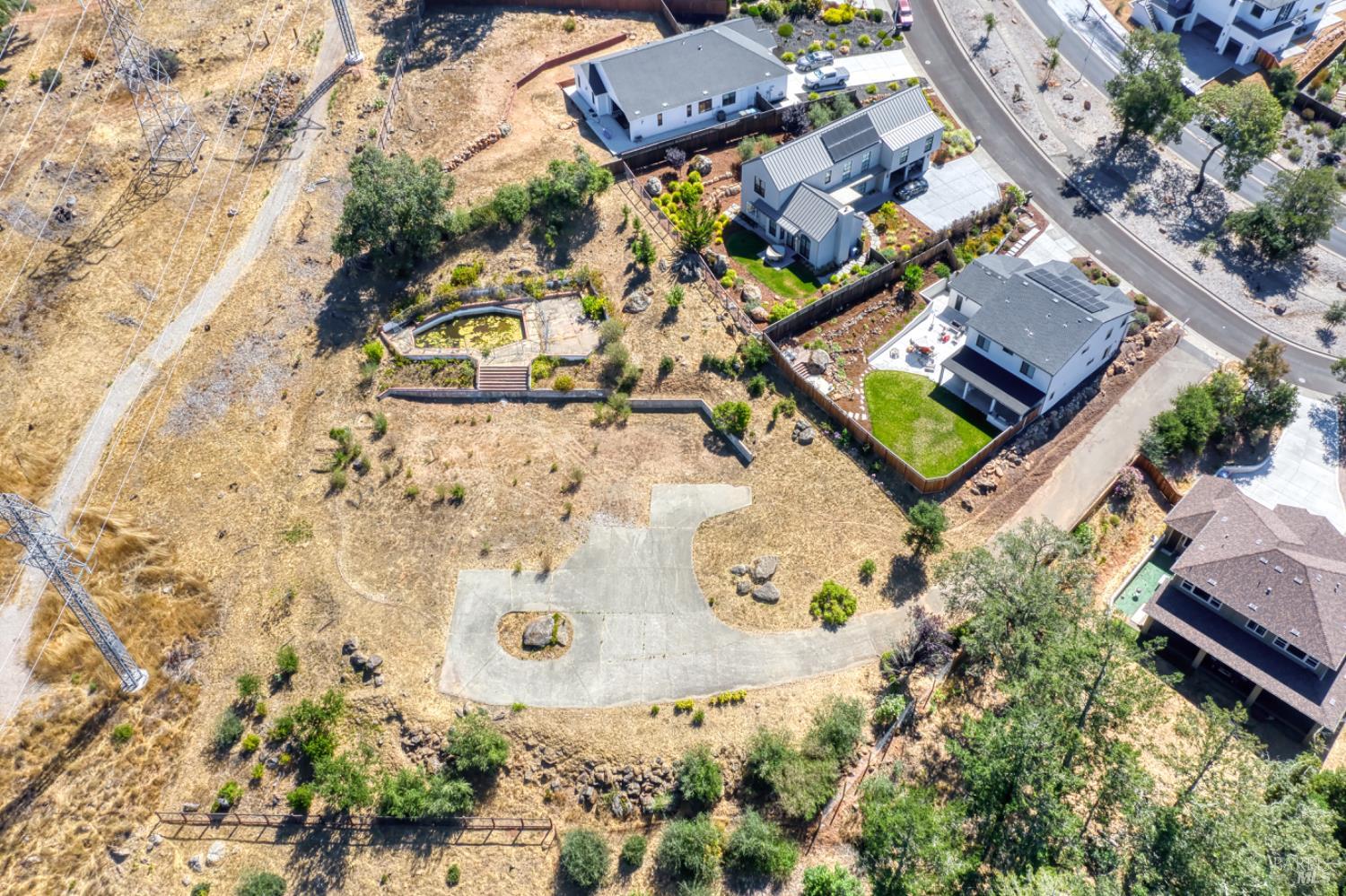3687 Wyndemere Cir