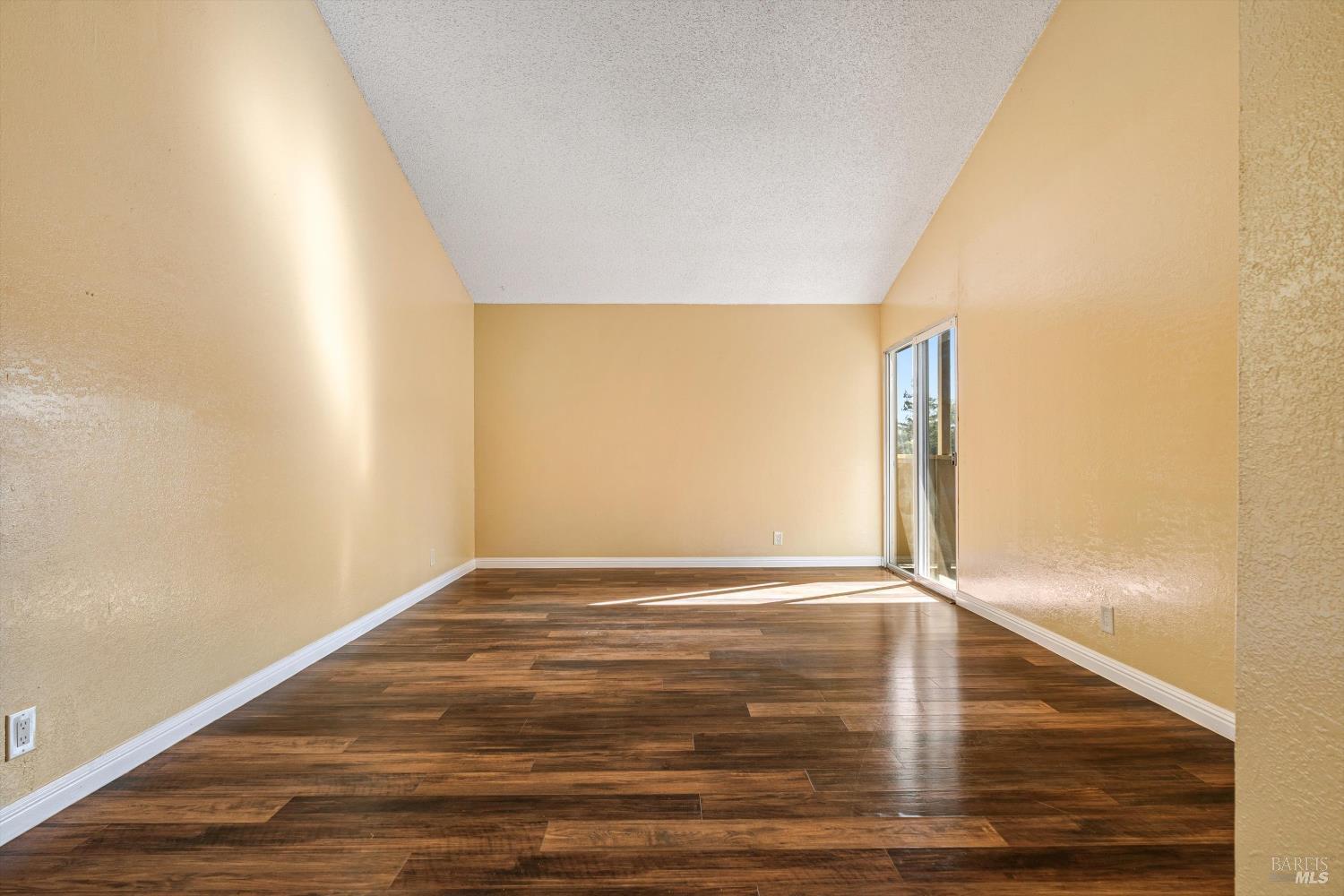 1370 Townview Avenue Unit: #305