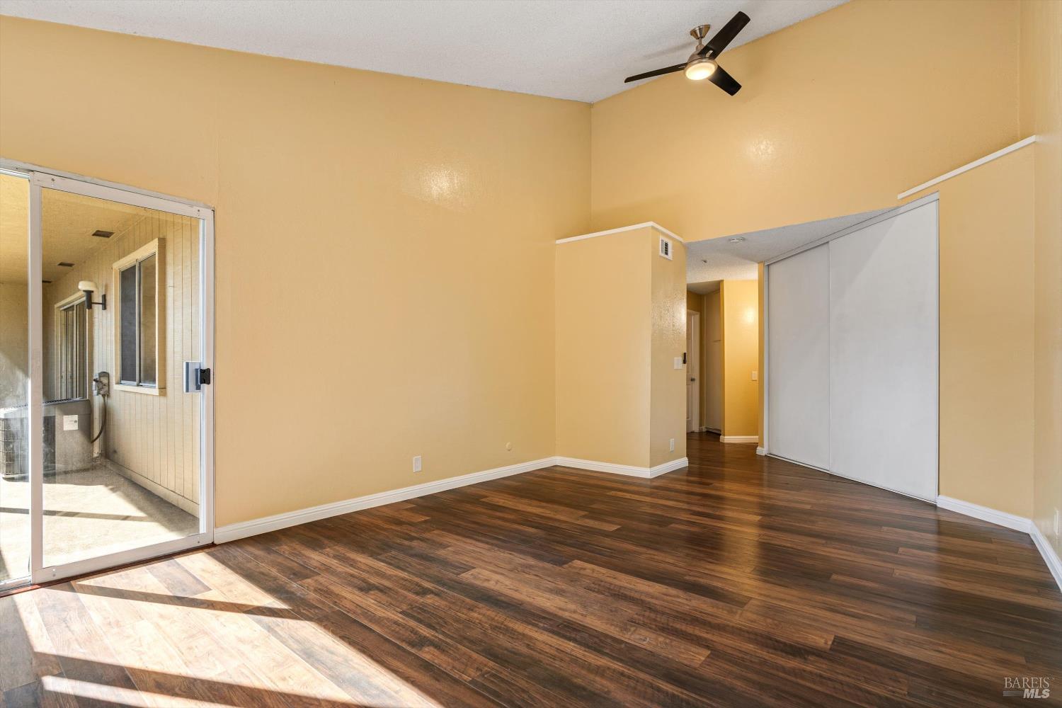 1370 Townview Avenue Unit: #305