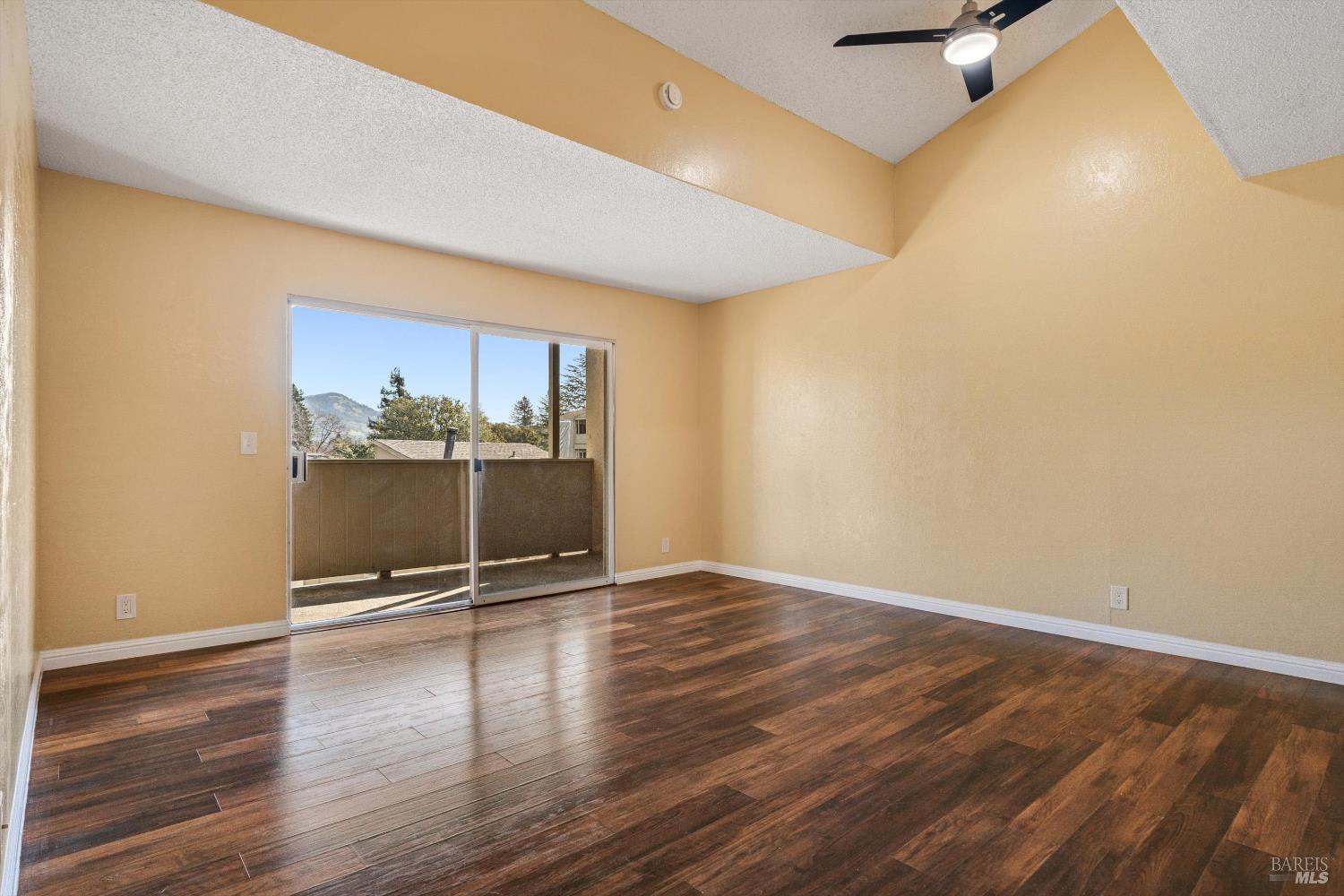 1370 Townview Avenue Unit: #305