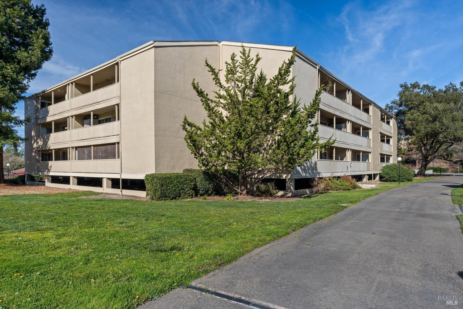 1370 Townview Avenue Unit: #305