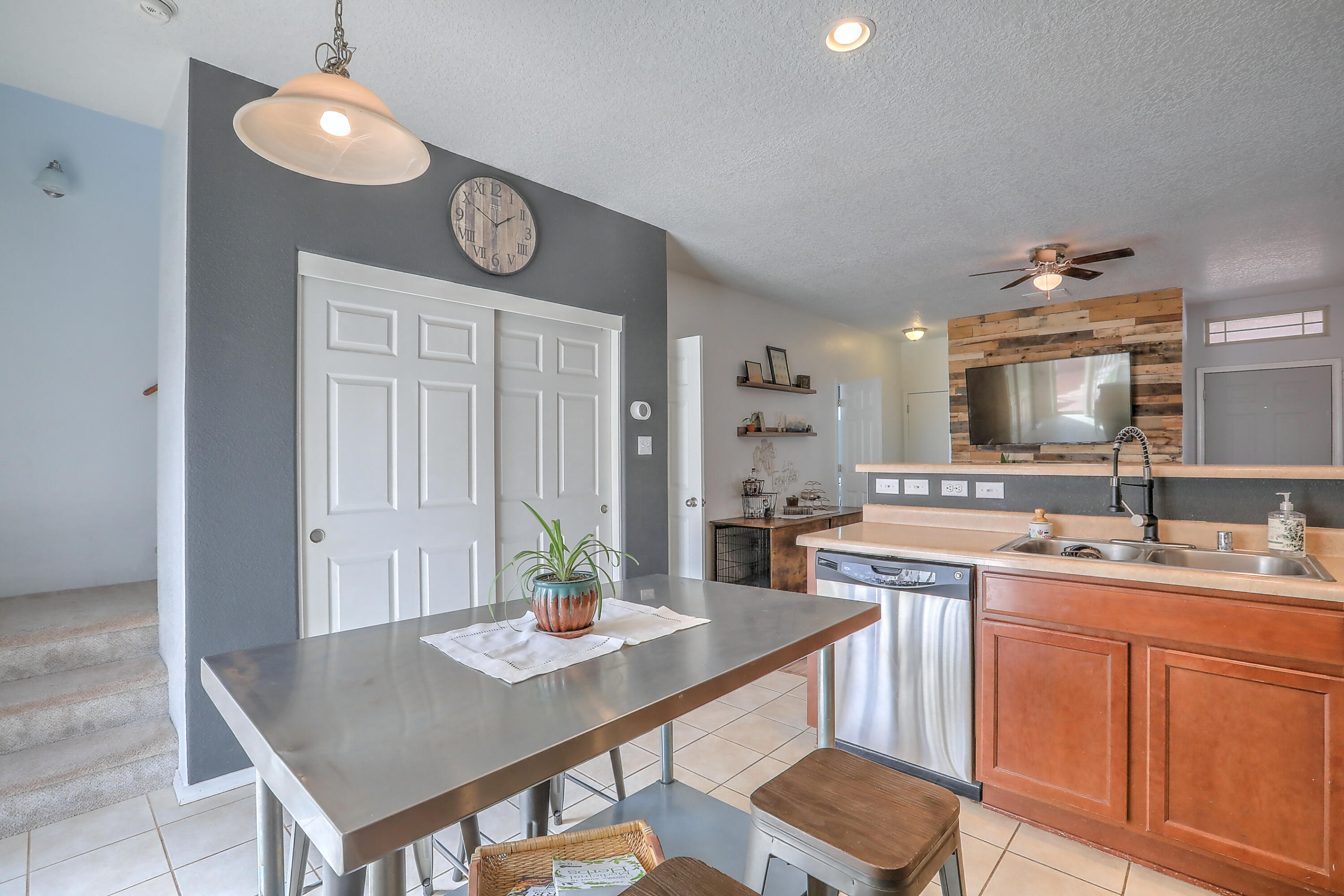 10630 Megafauna Road SW