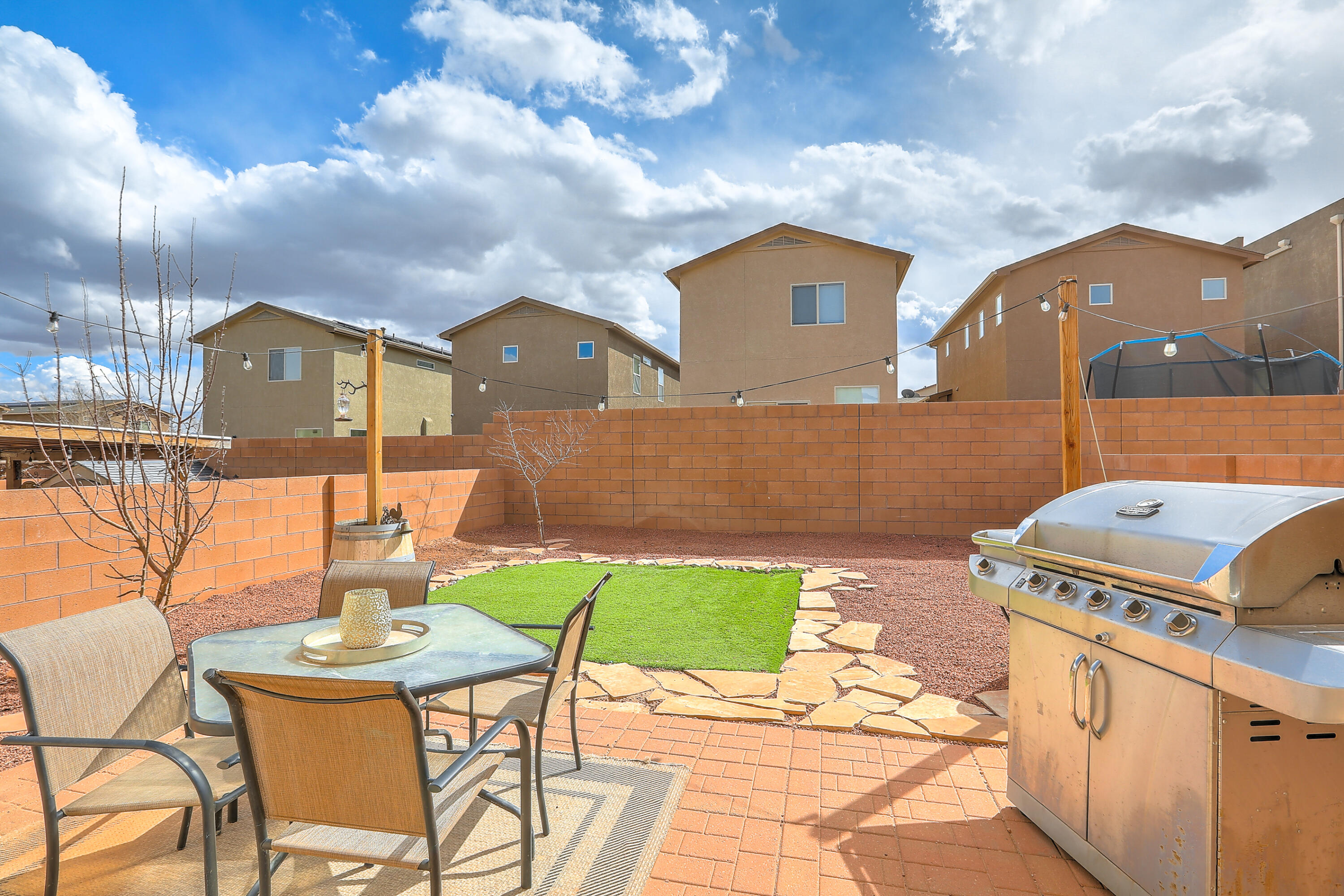 10630 Megafauna Road SW