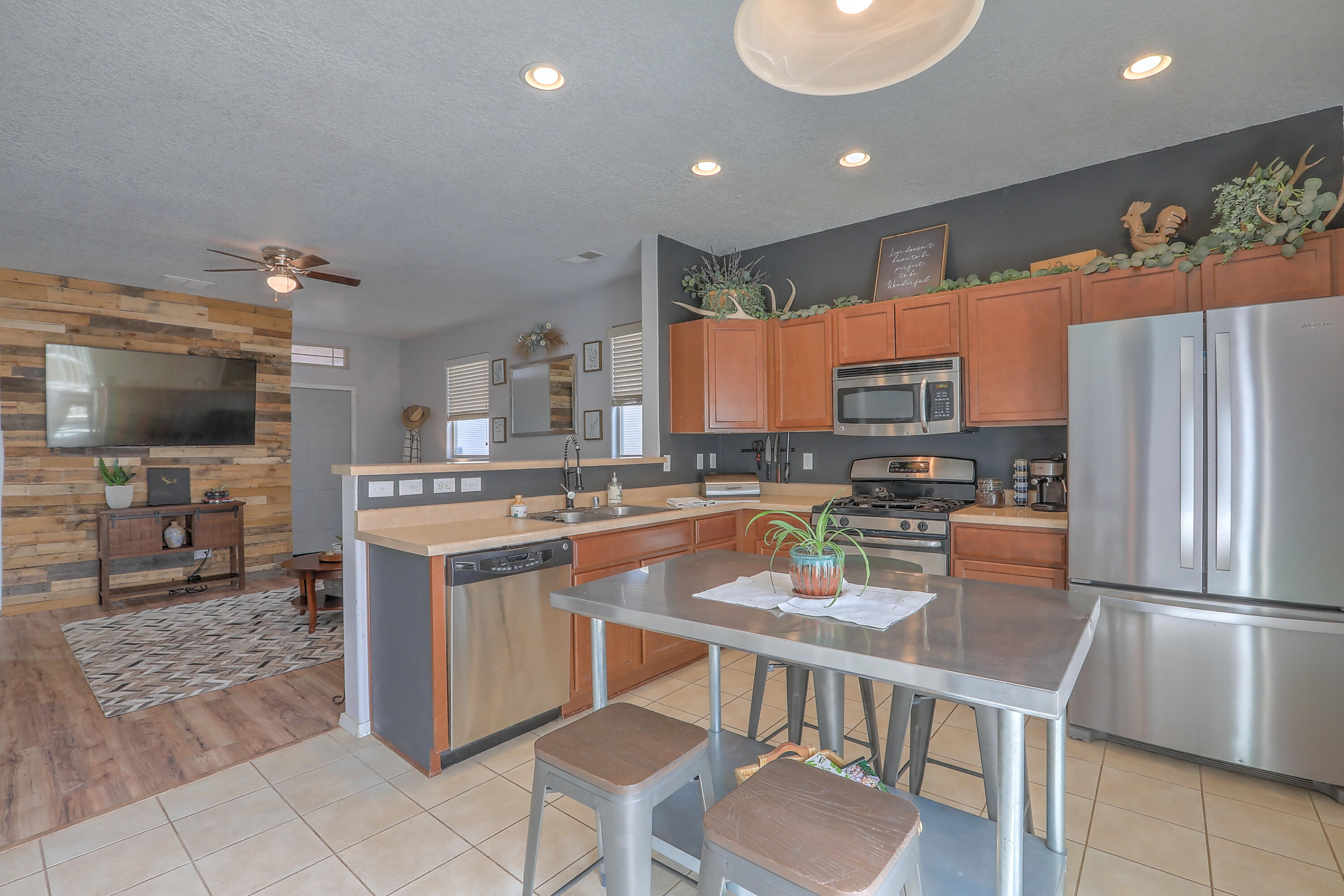 10630 Megafauna Road SW