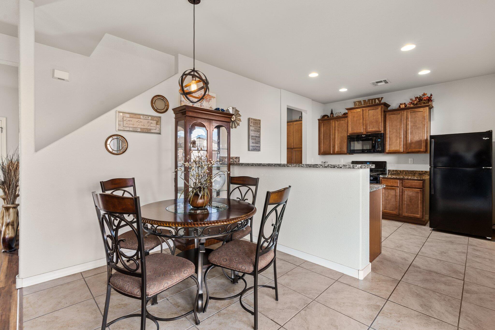 3625 Buckaroo Loop NE