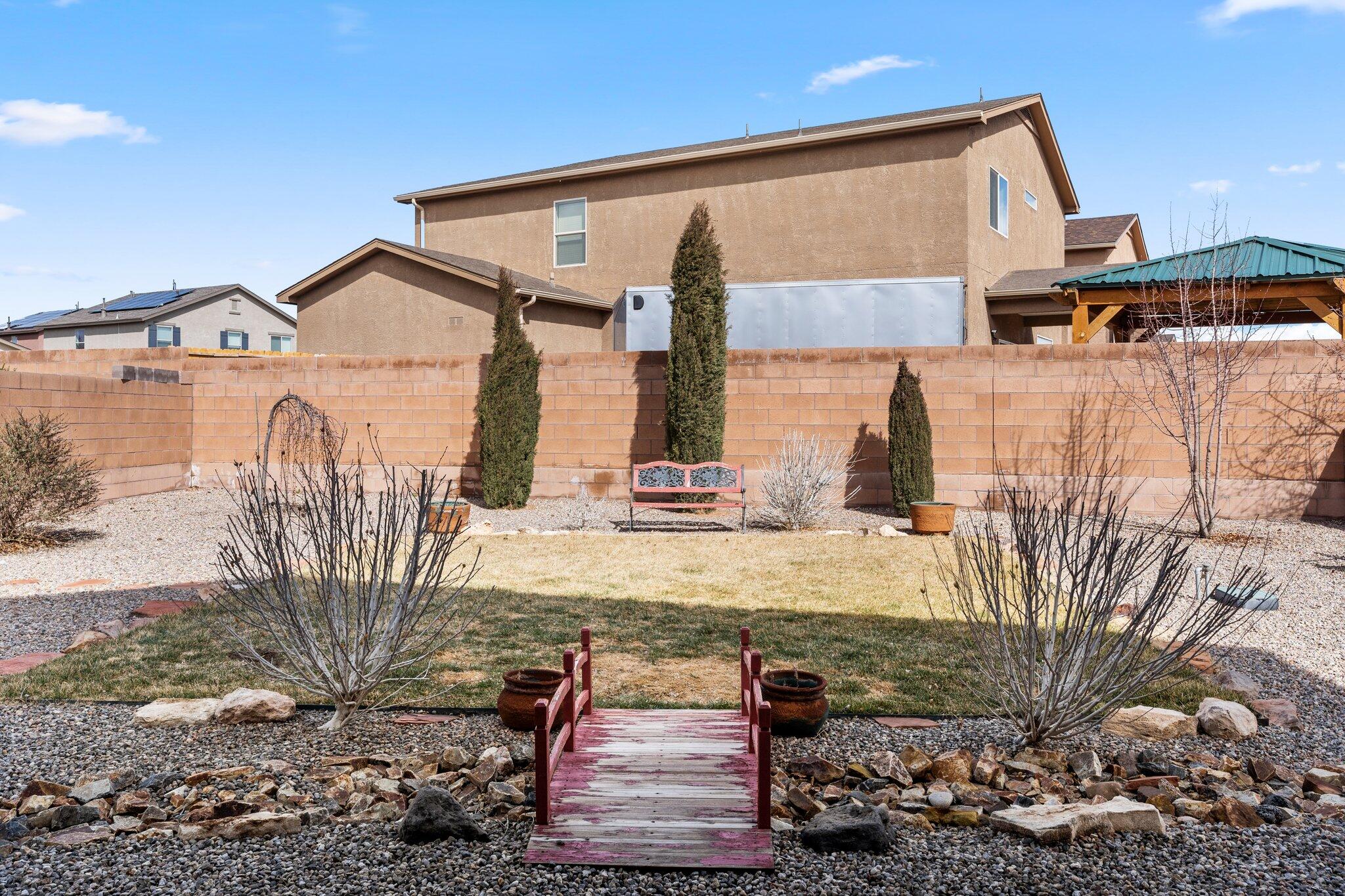 3625 Buckaroo Loop NE