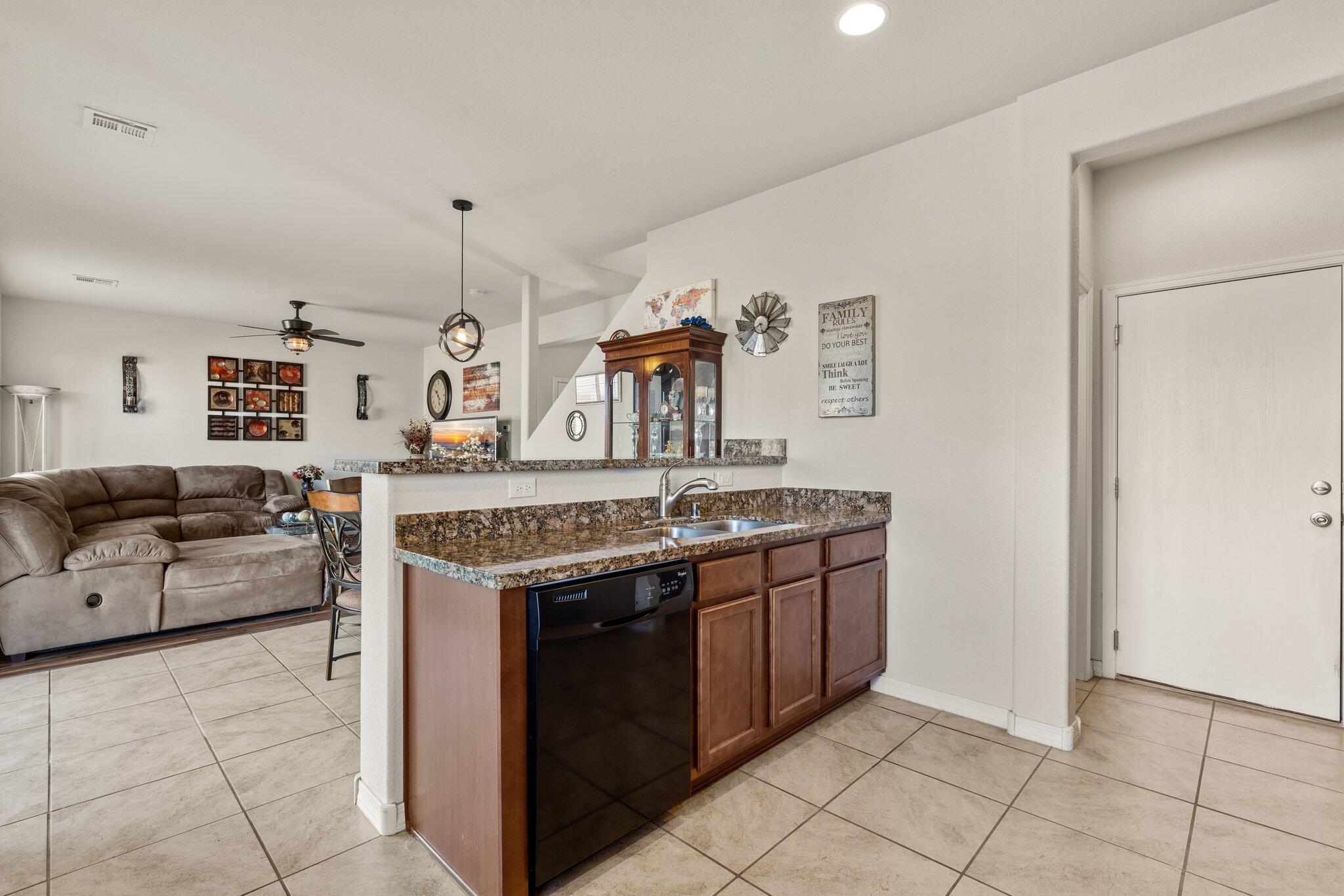 3625 Buckaroo Loop NE