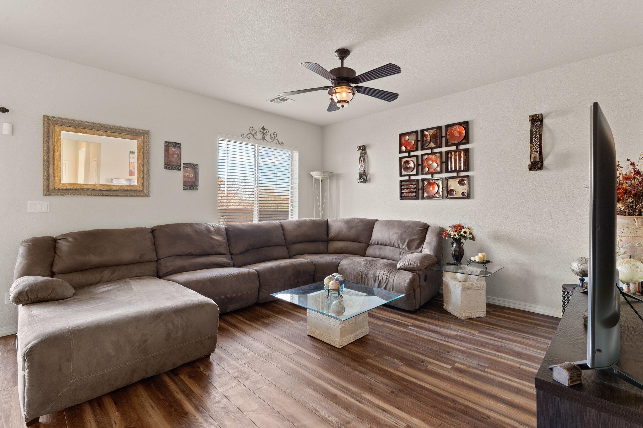3625 Buckaroo Loop NE
