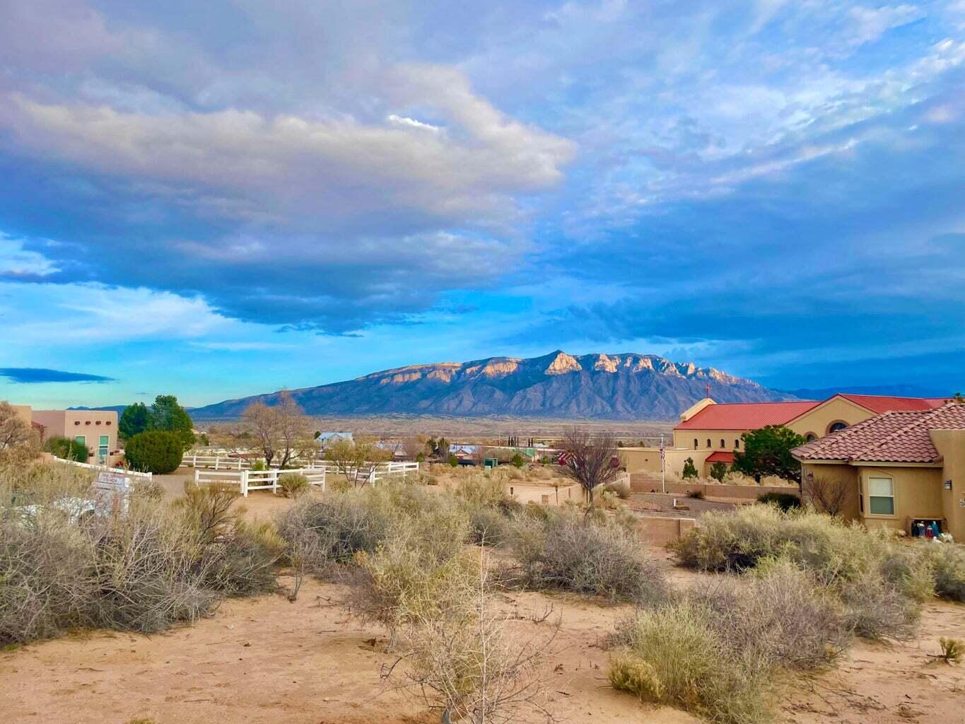 6742 Milpa Alta Road NE