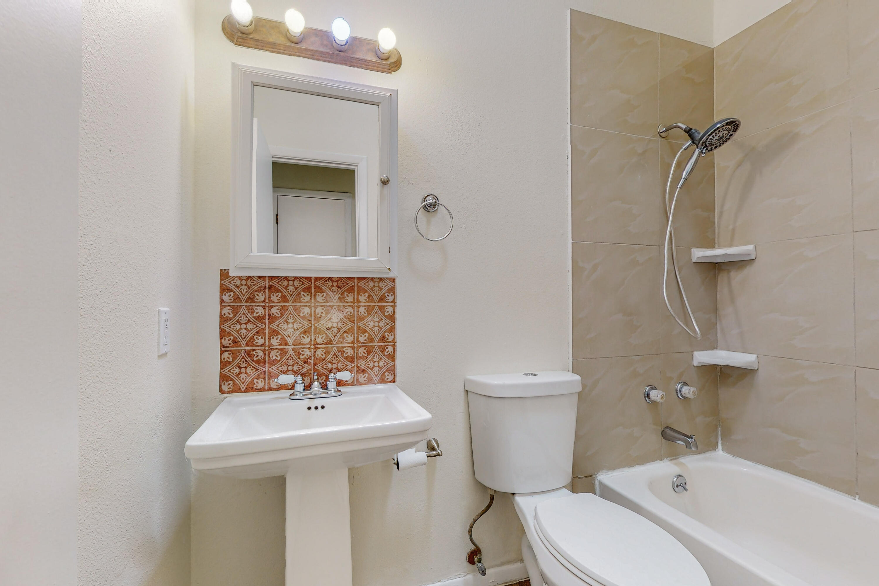 7005 Marilyn Avenue NE