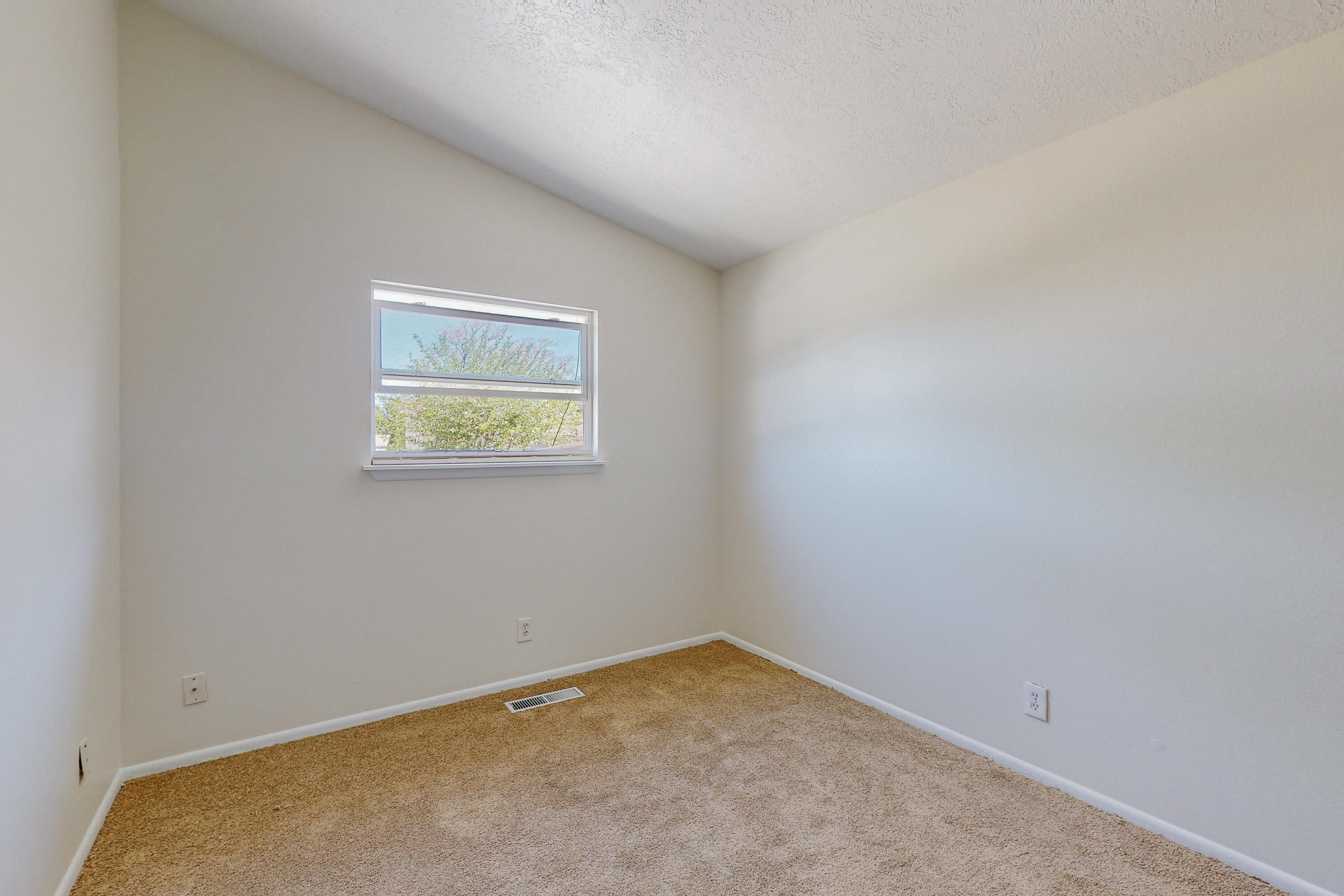 7005 Marilyn Avenue NE