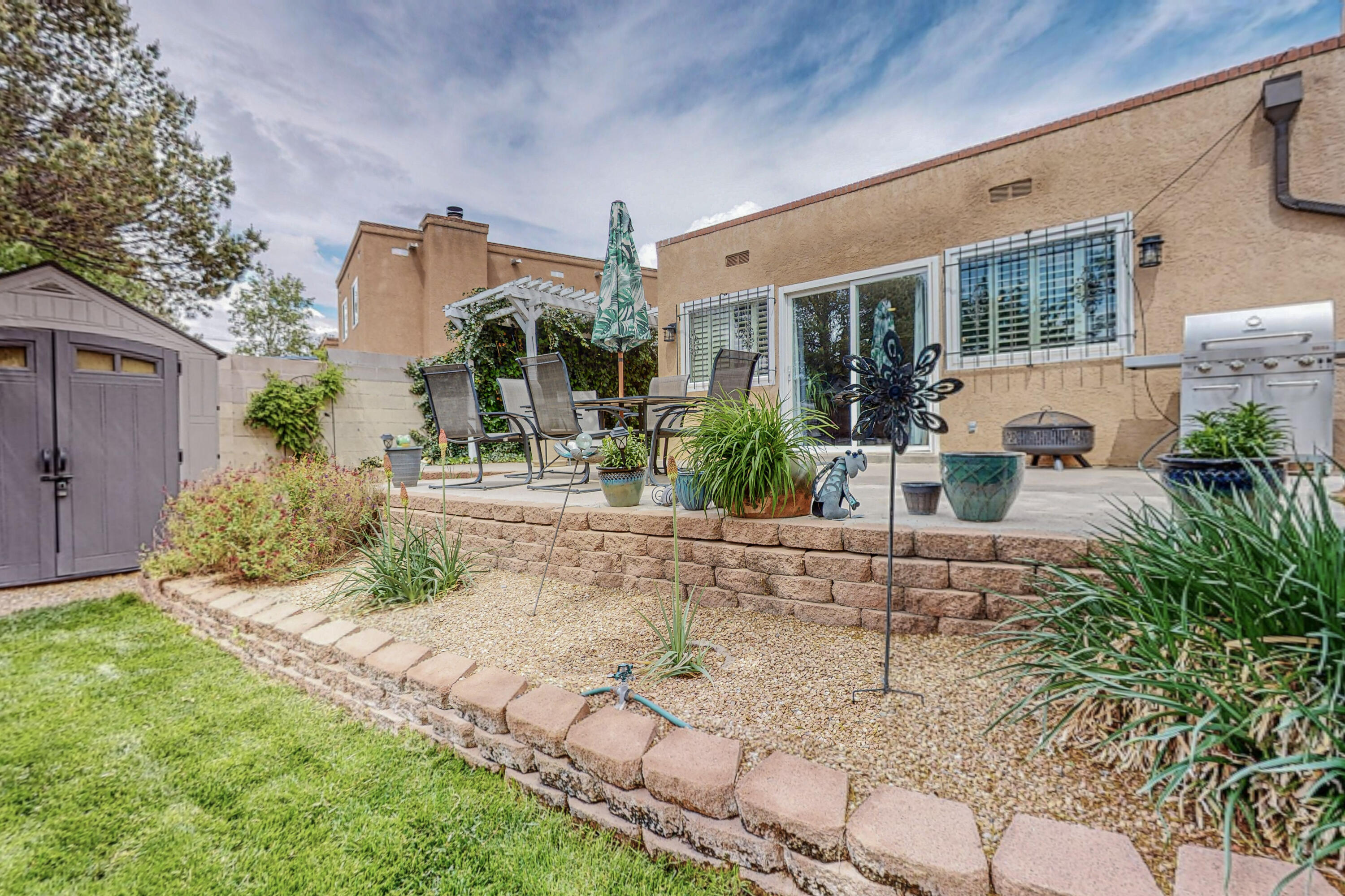 7013 Cherry Blossom Ln Lane NE