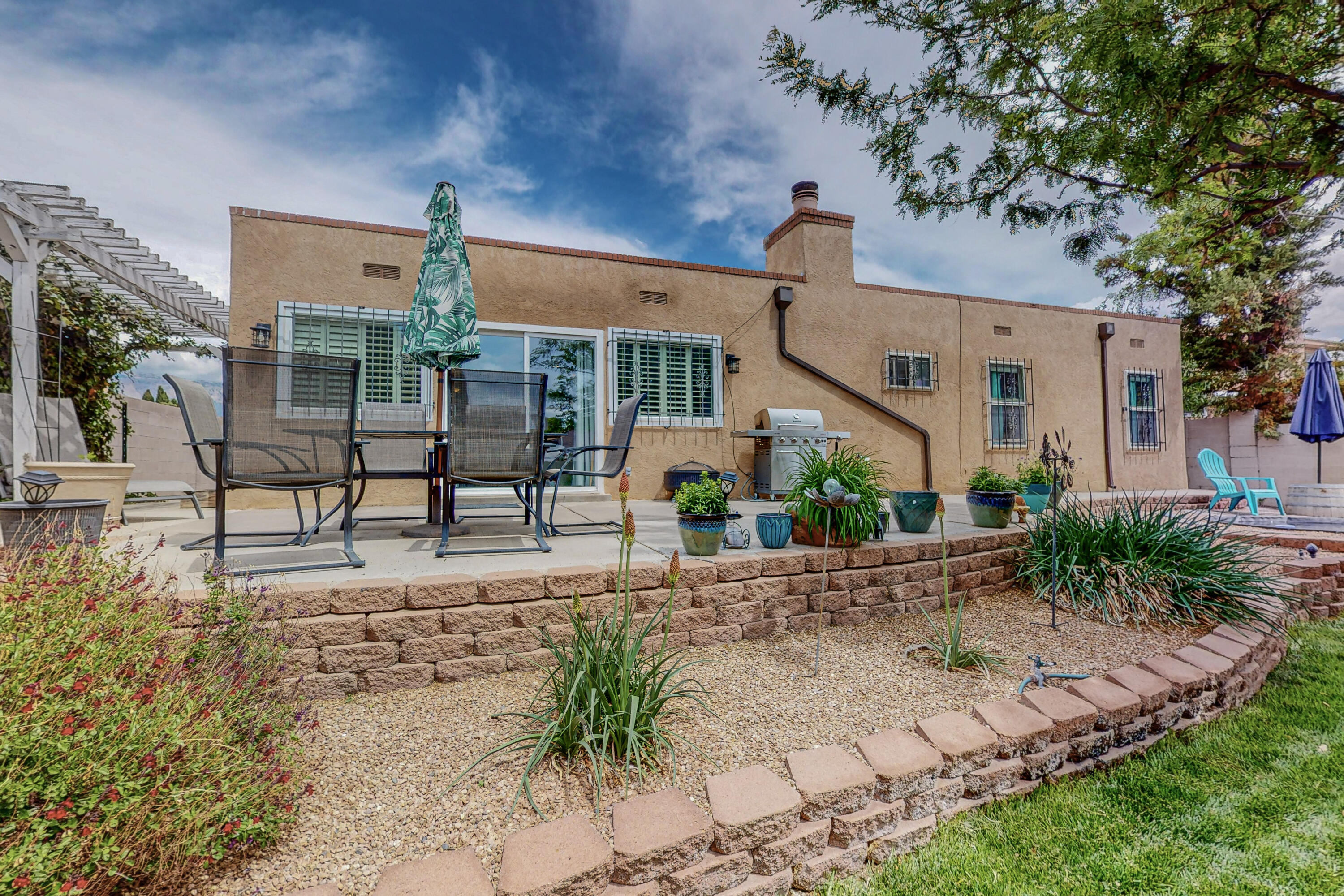 7013 Cherry Blossom Ln Lane NE