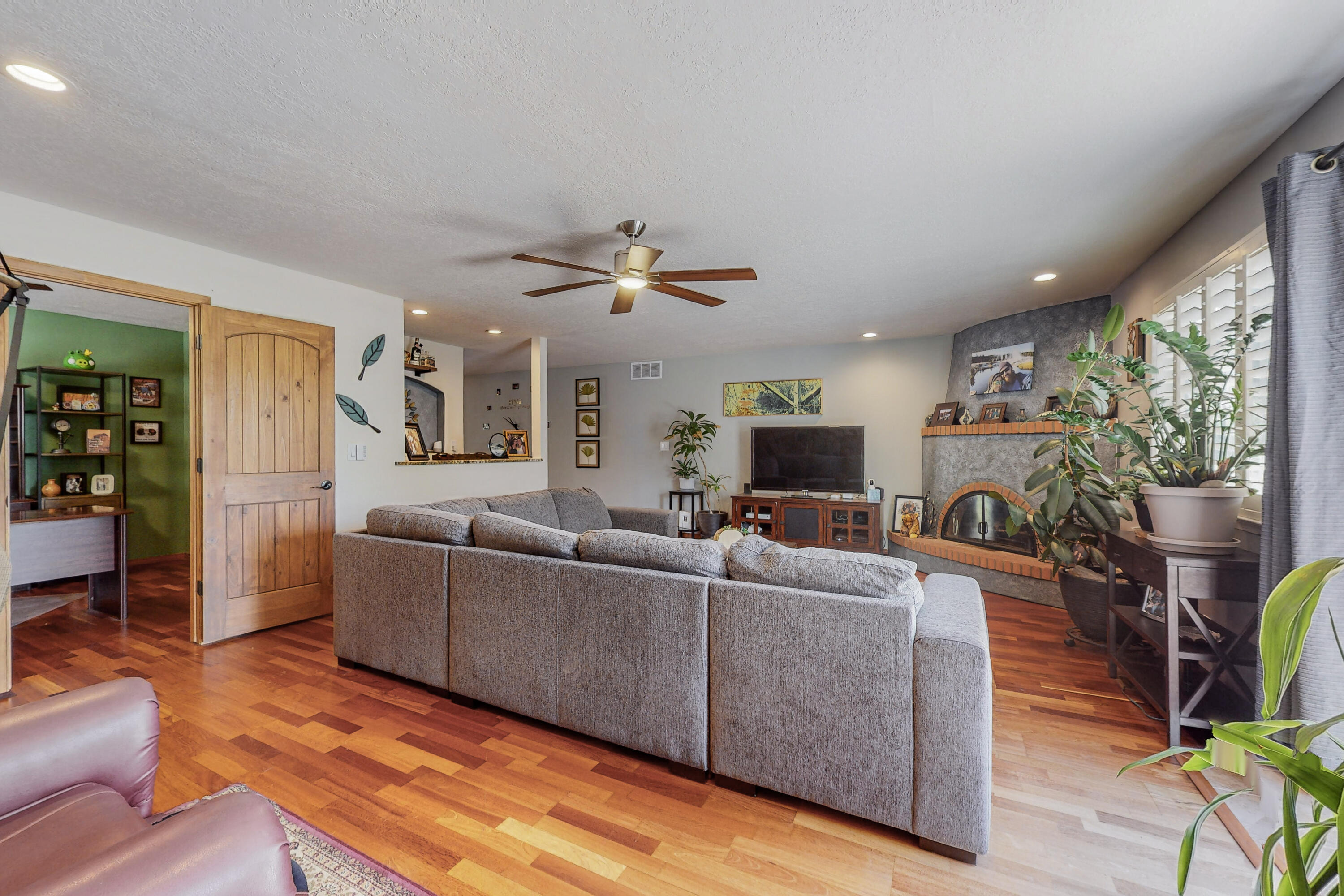 7013 Cherry Blossom Ln Lane NE