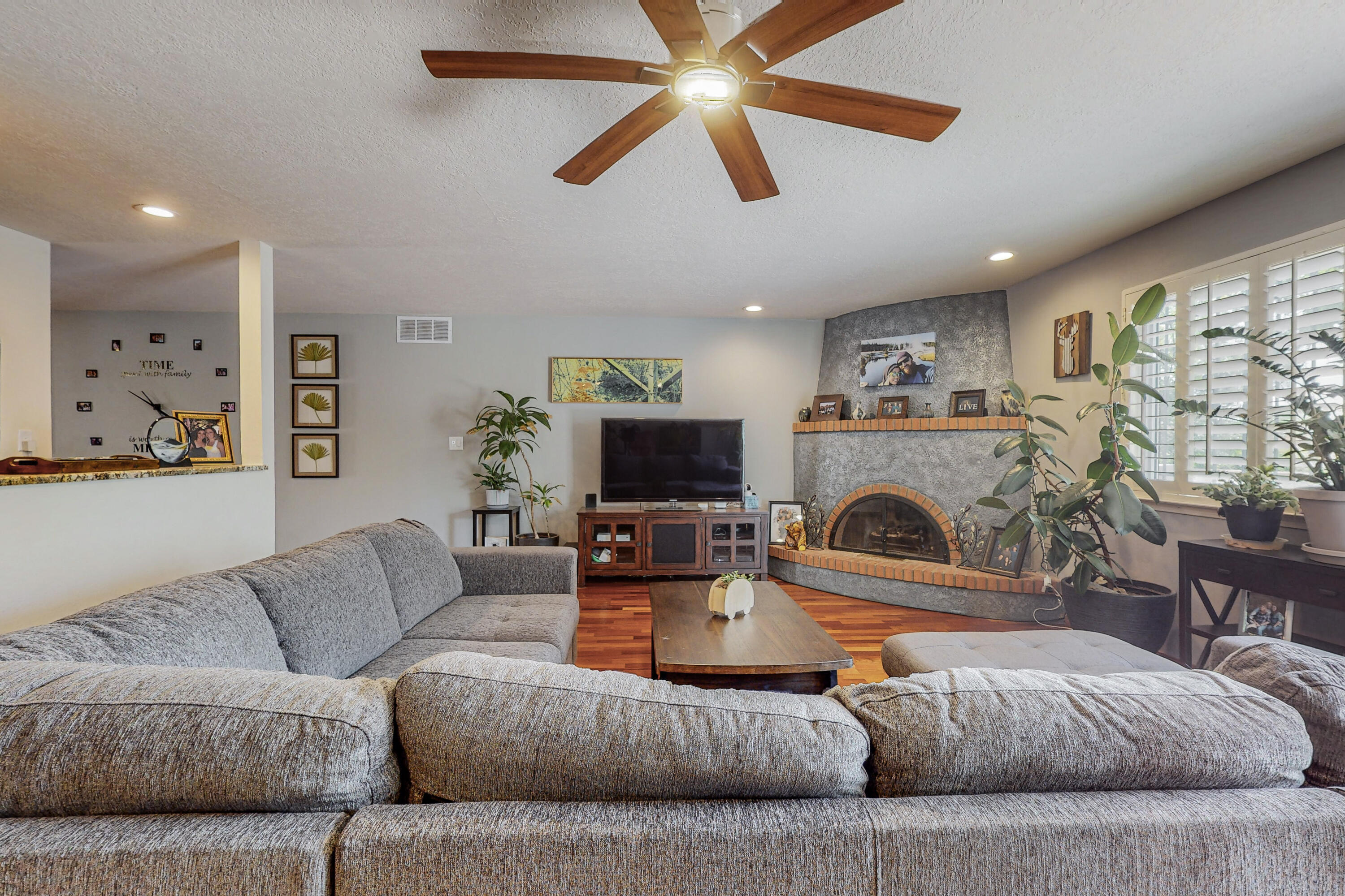 7013 Cherry Blossom Ln Lane NE