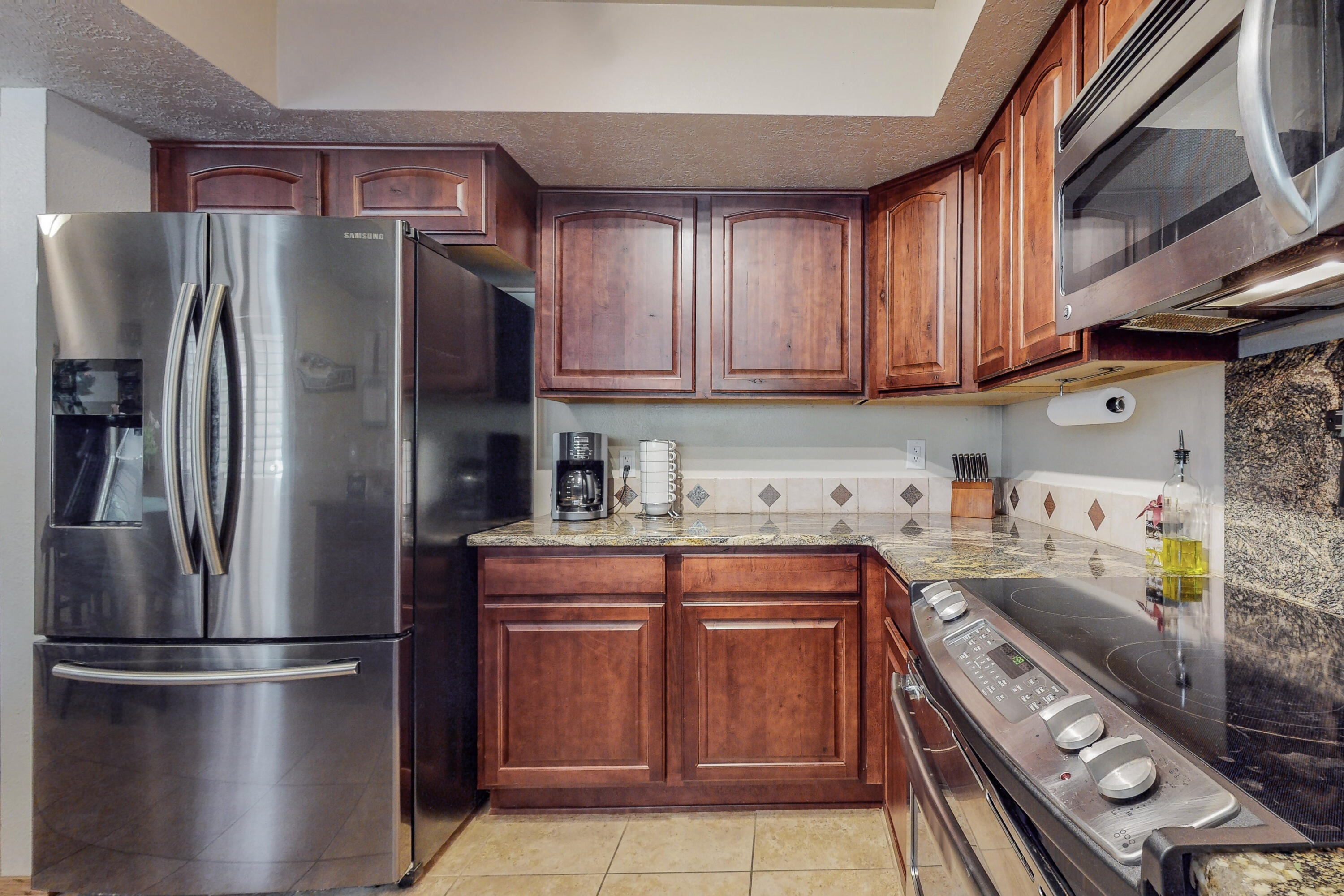 7013 Cherry Blossom Ln Lane NE