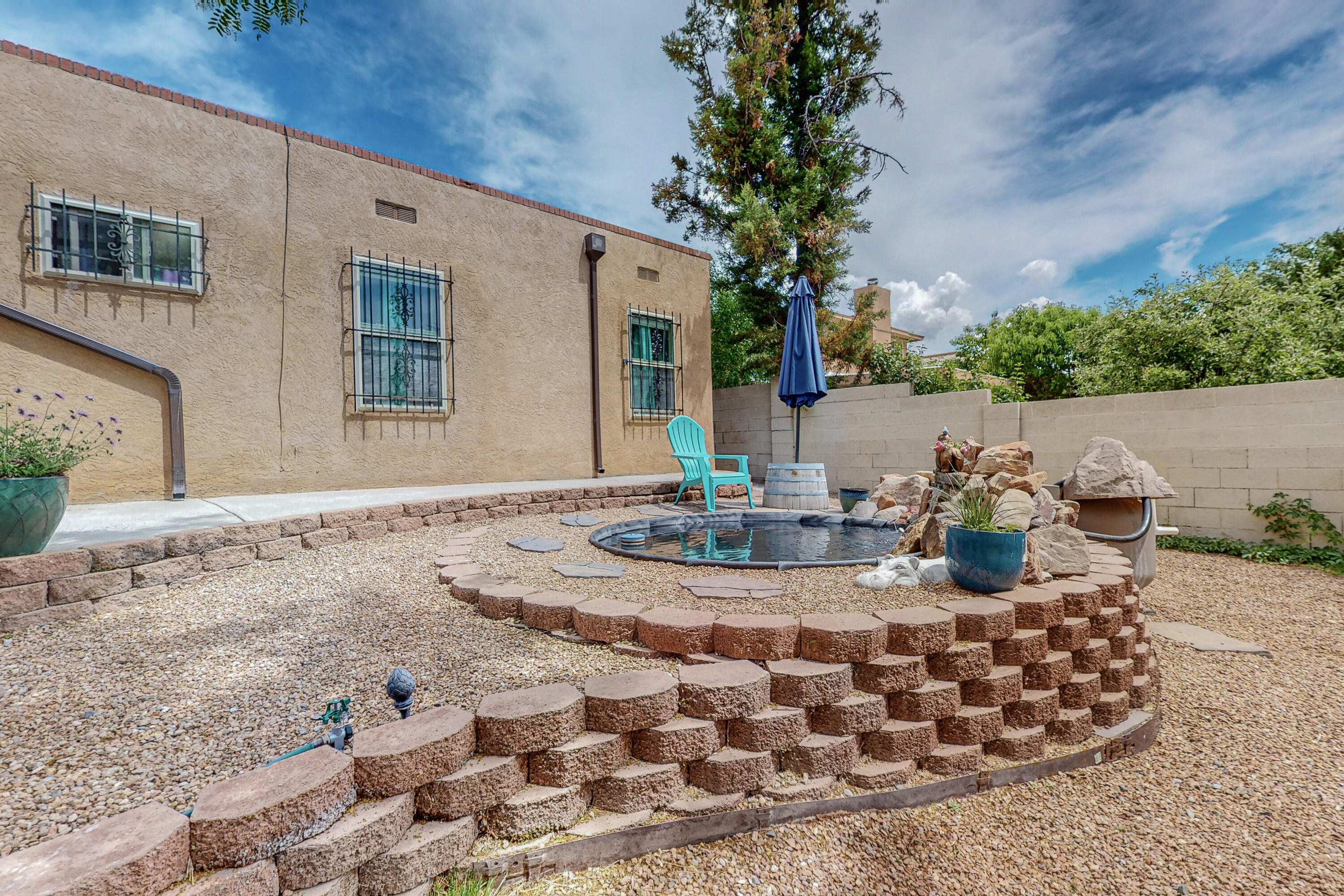 7013 Cherry Blossom Ln Lane NE