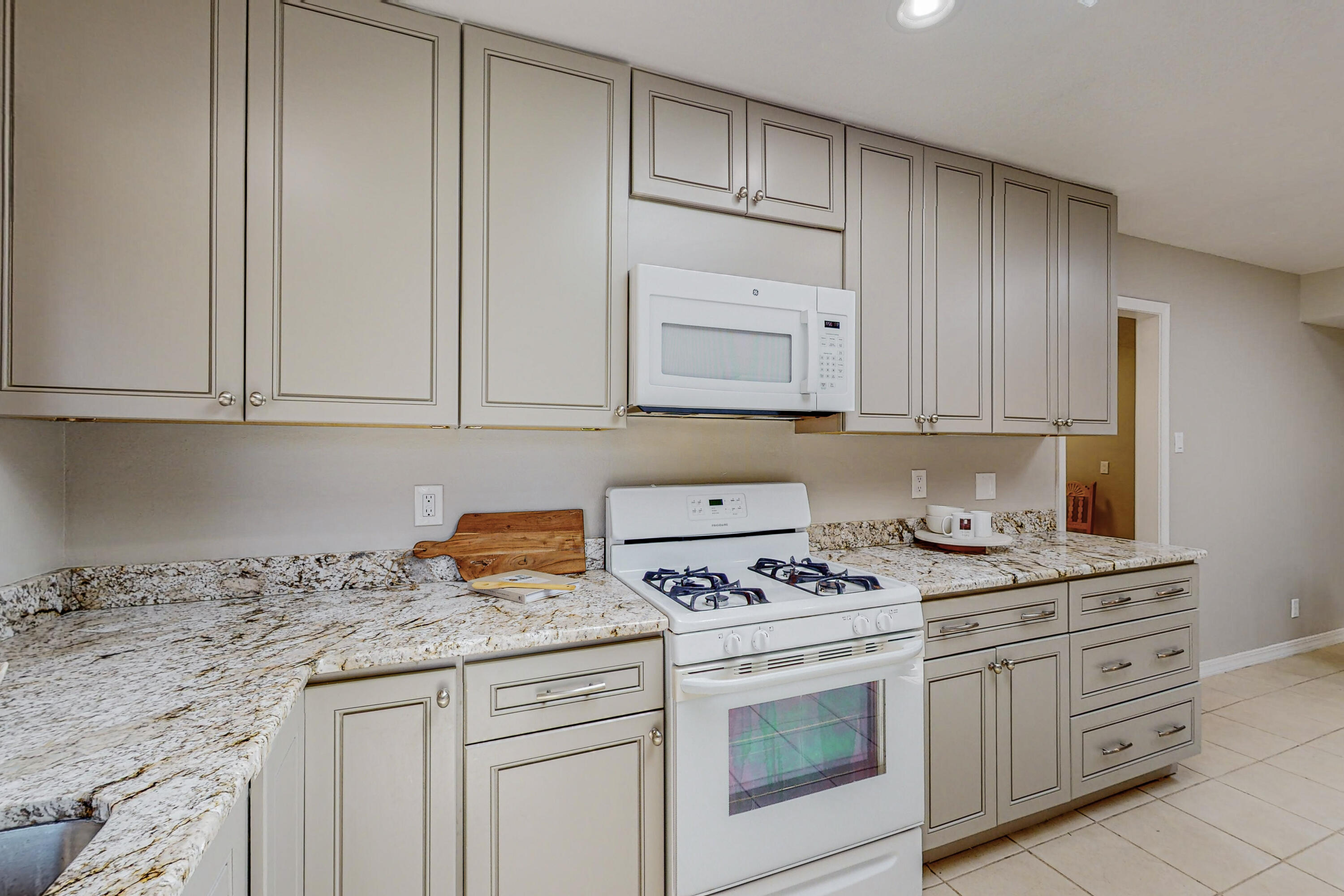 10204 Keeping Drive NW