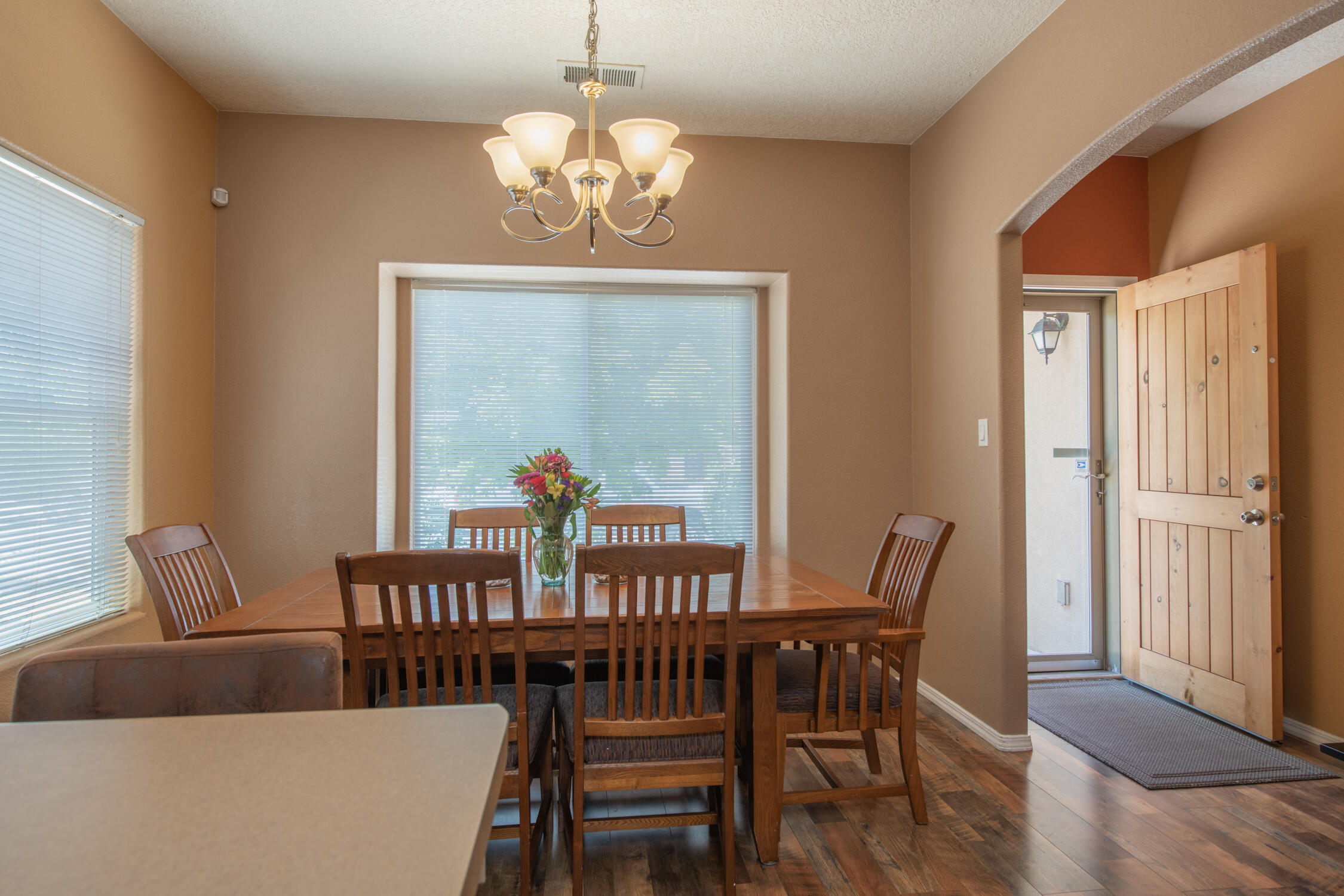 2024 Maywood Drive SE