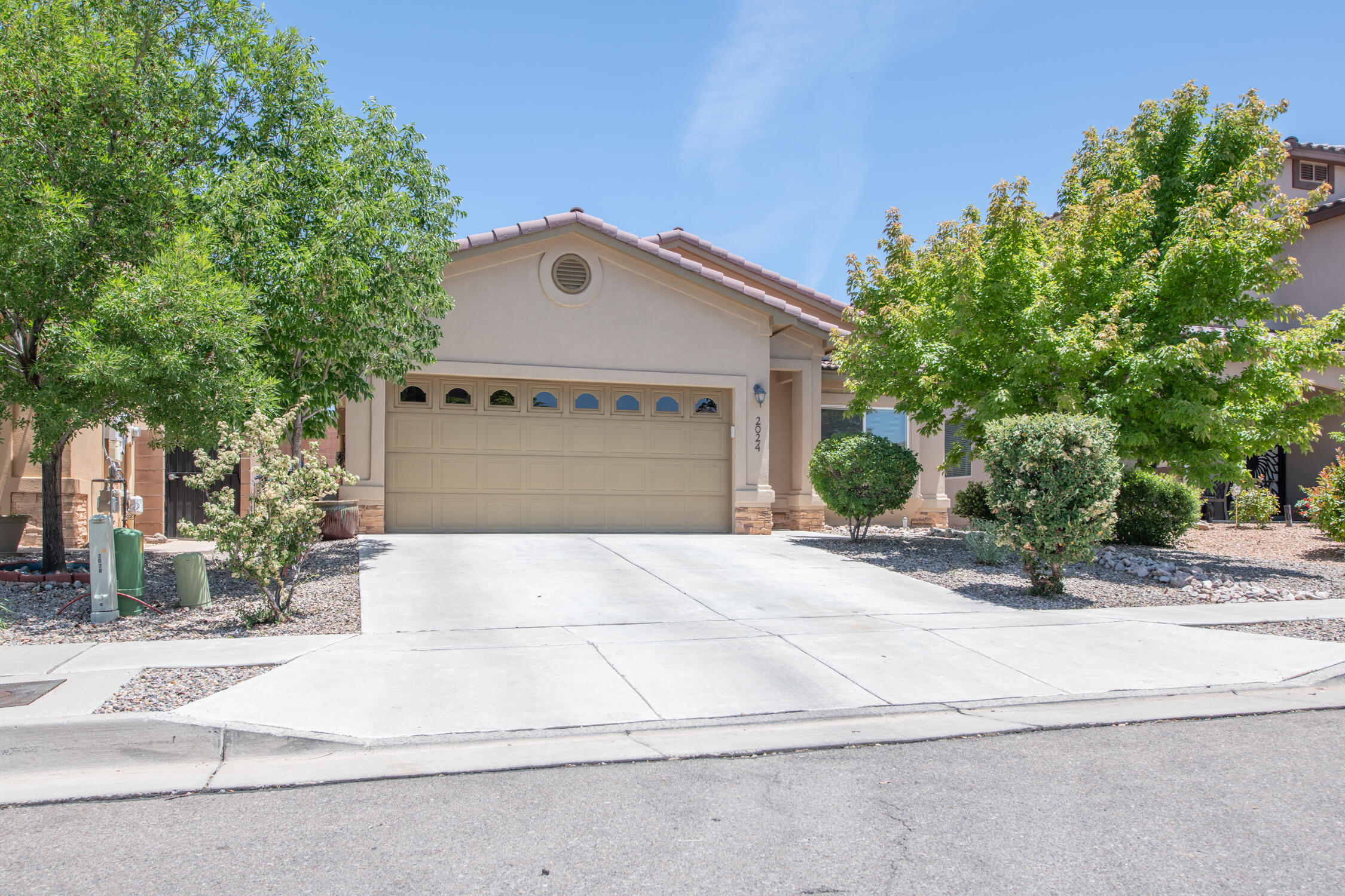 2024 Maywood Drive SE