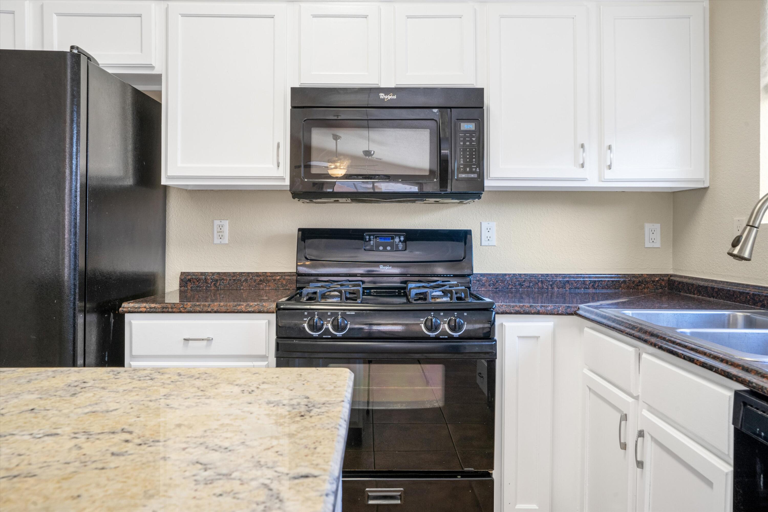 10300 Calle Maravilla Court NW