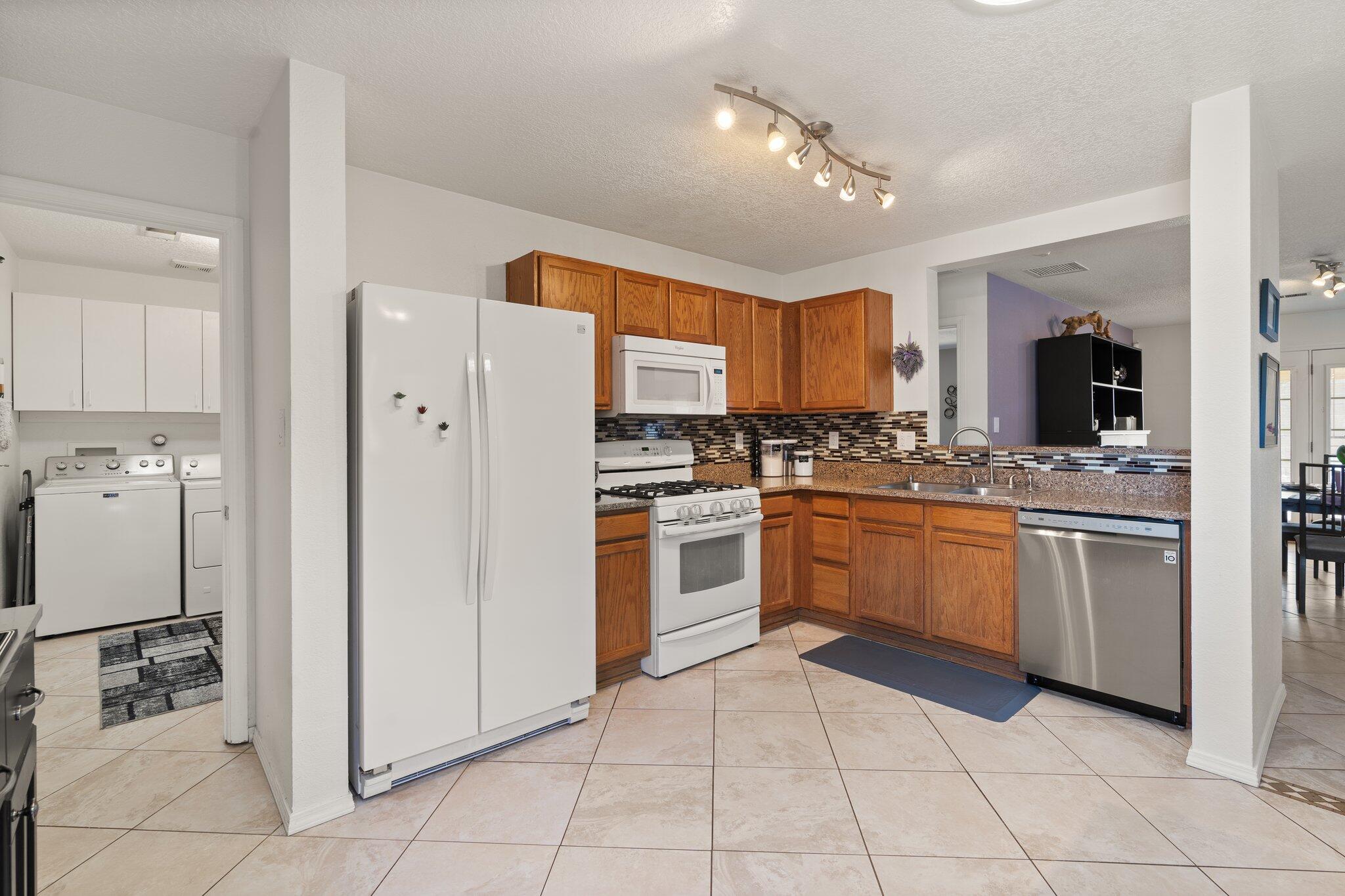 6615 Sonrisa Place NE