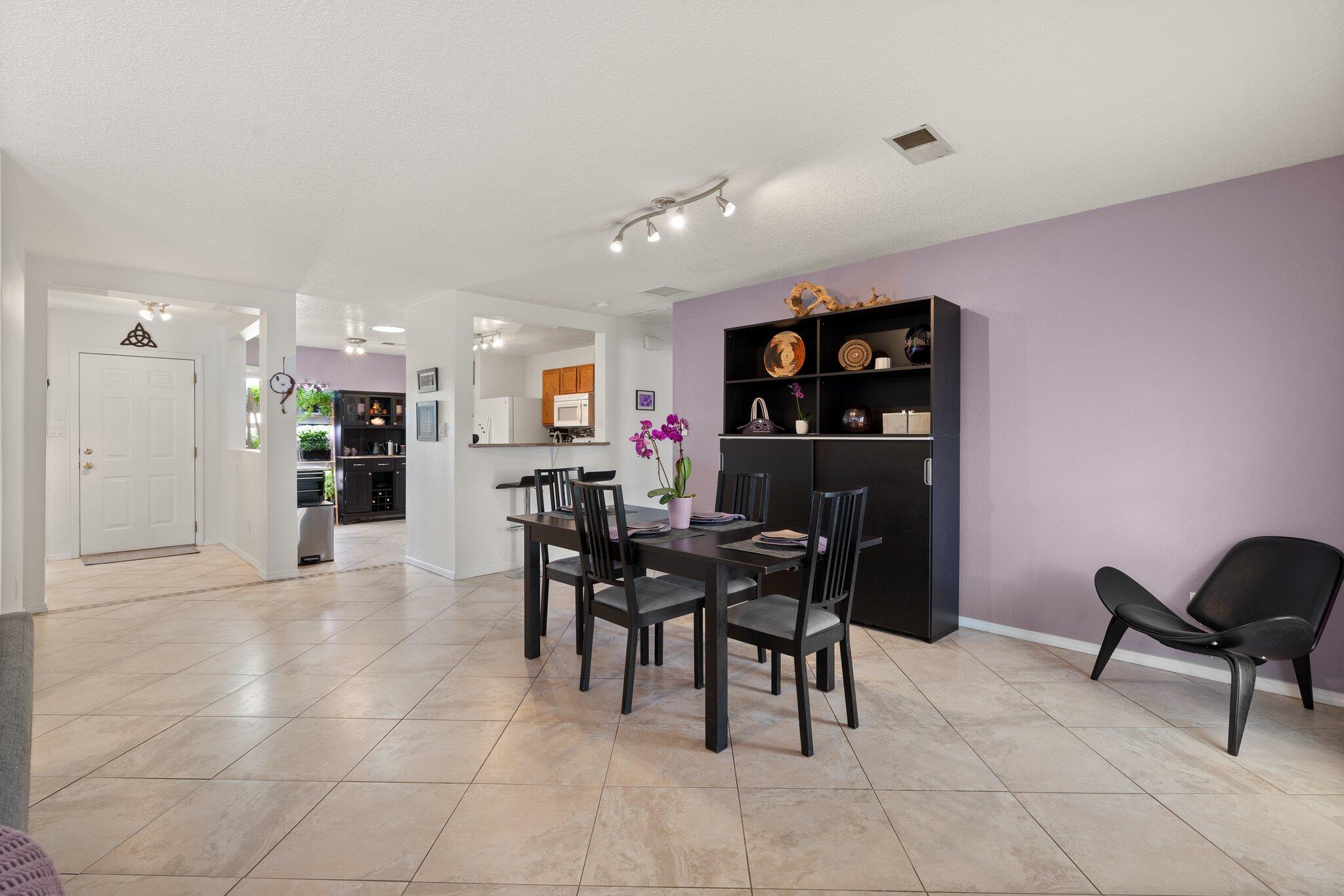 6615 Sonrisa Place NE