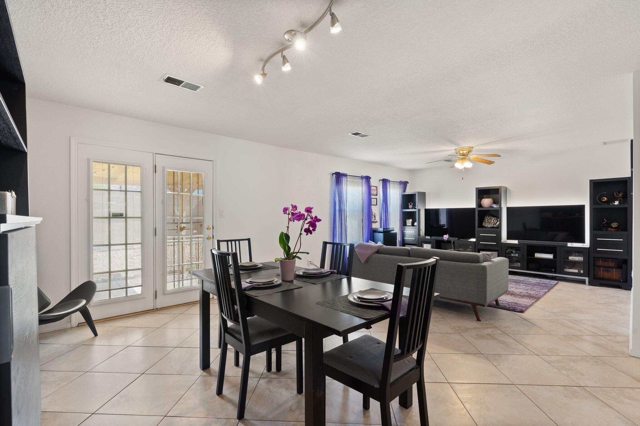 6615 Sonrisa Place NE