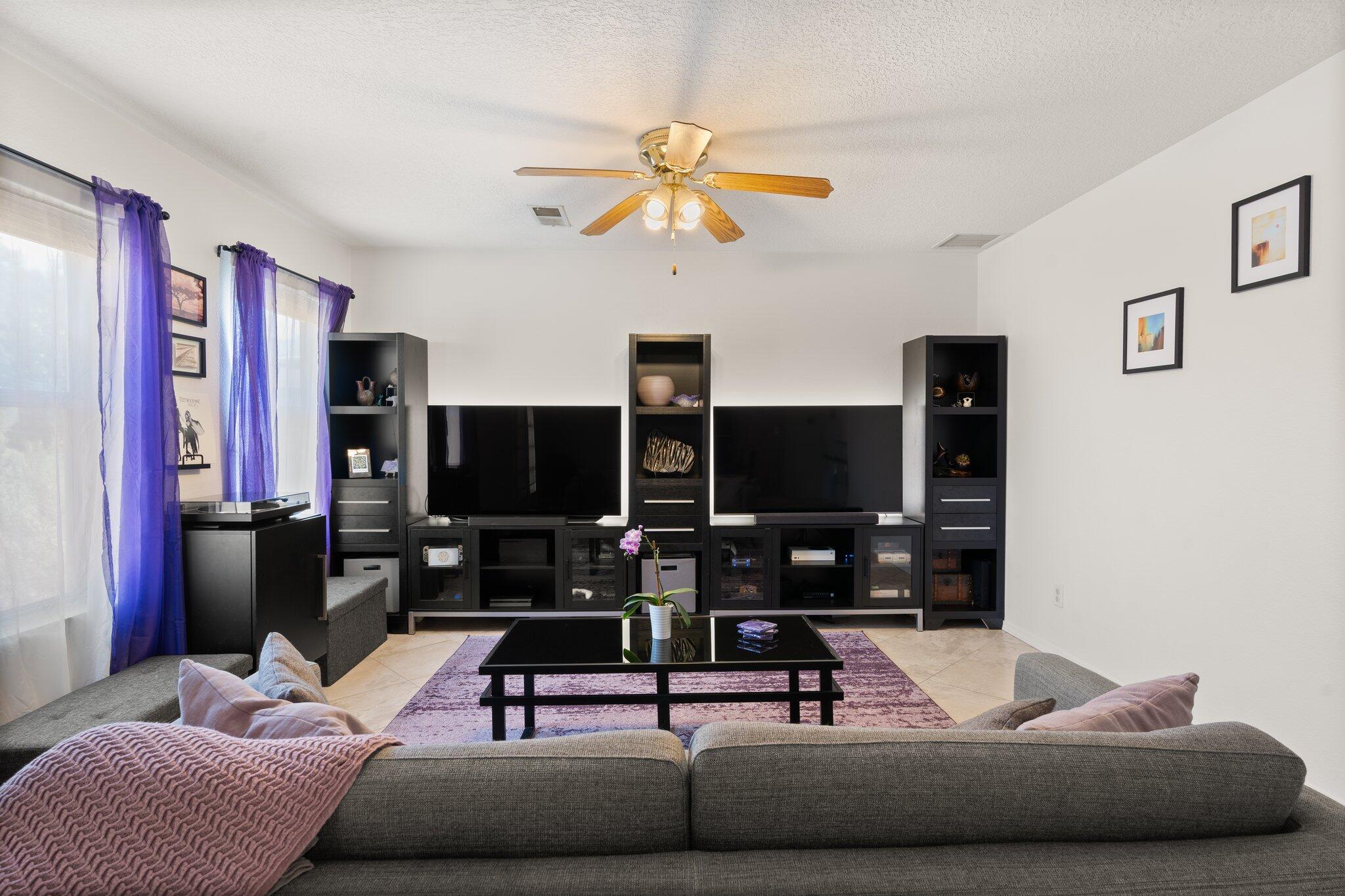 6615 Sonrisa Place NE