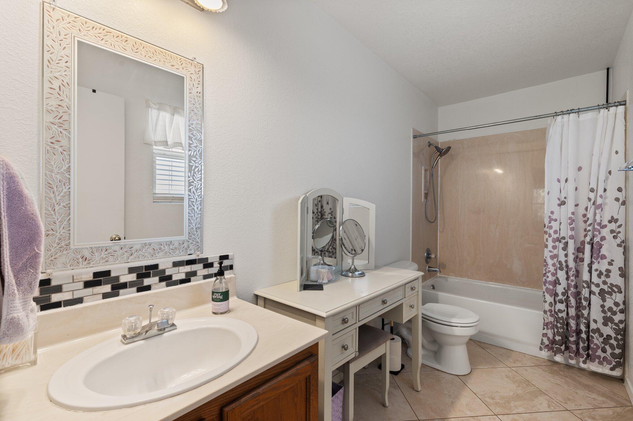 6615 Sonrisa Place NE