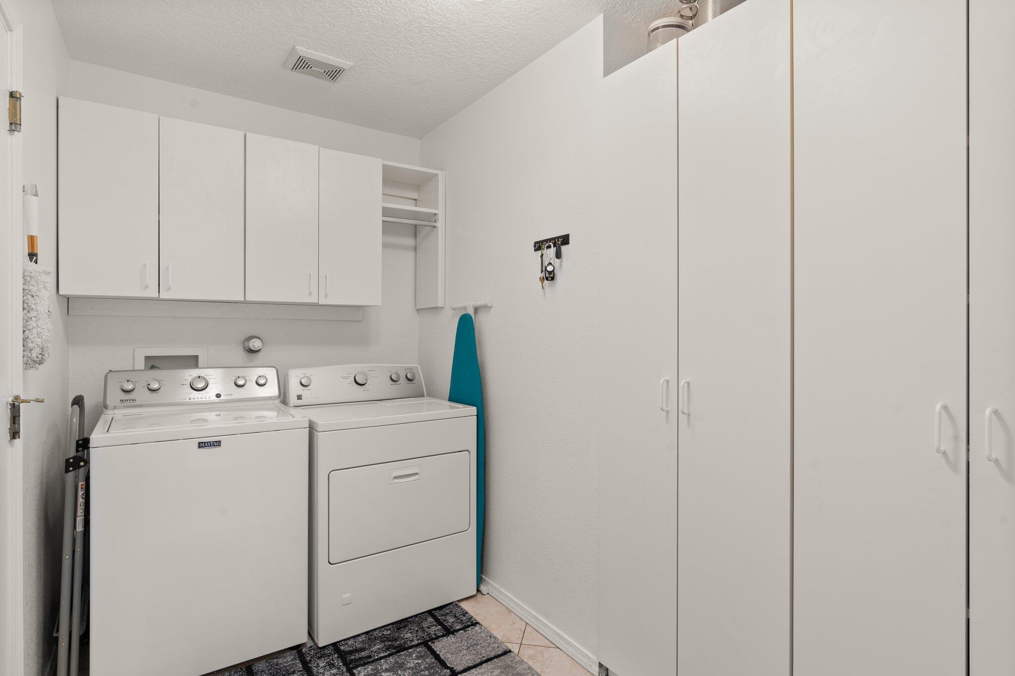 6615 Sonrisa Place NE