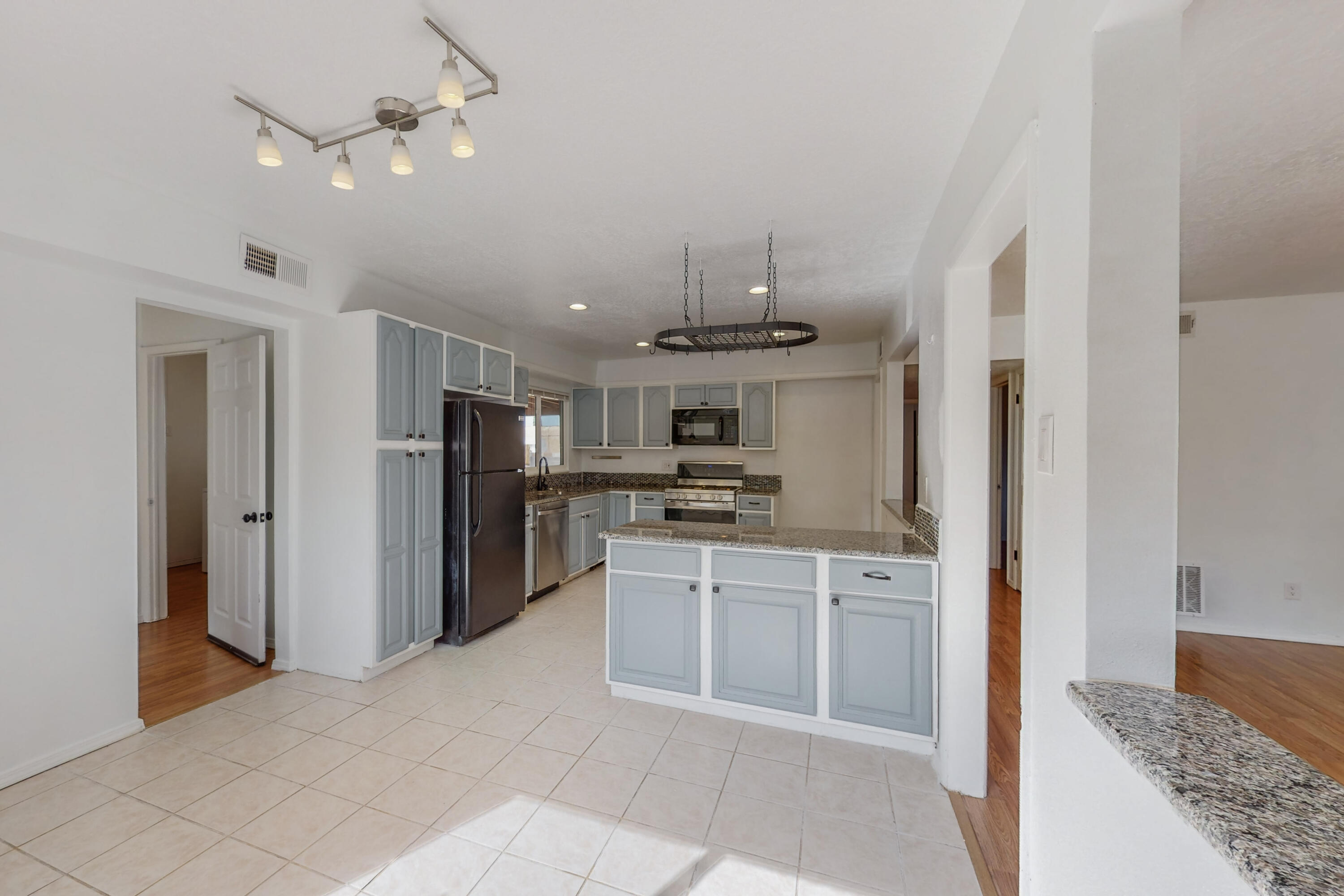 2205 Elizabeth Street NE