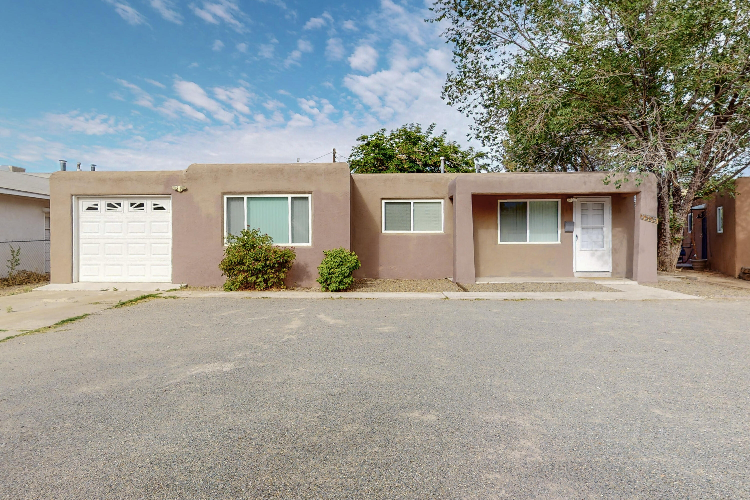 2205 Elizabeth Street NE