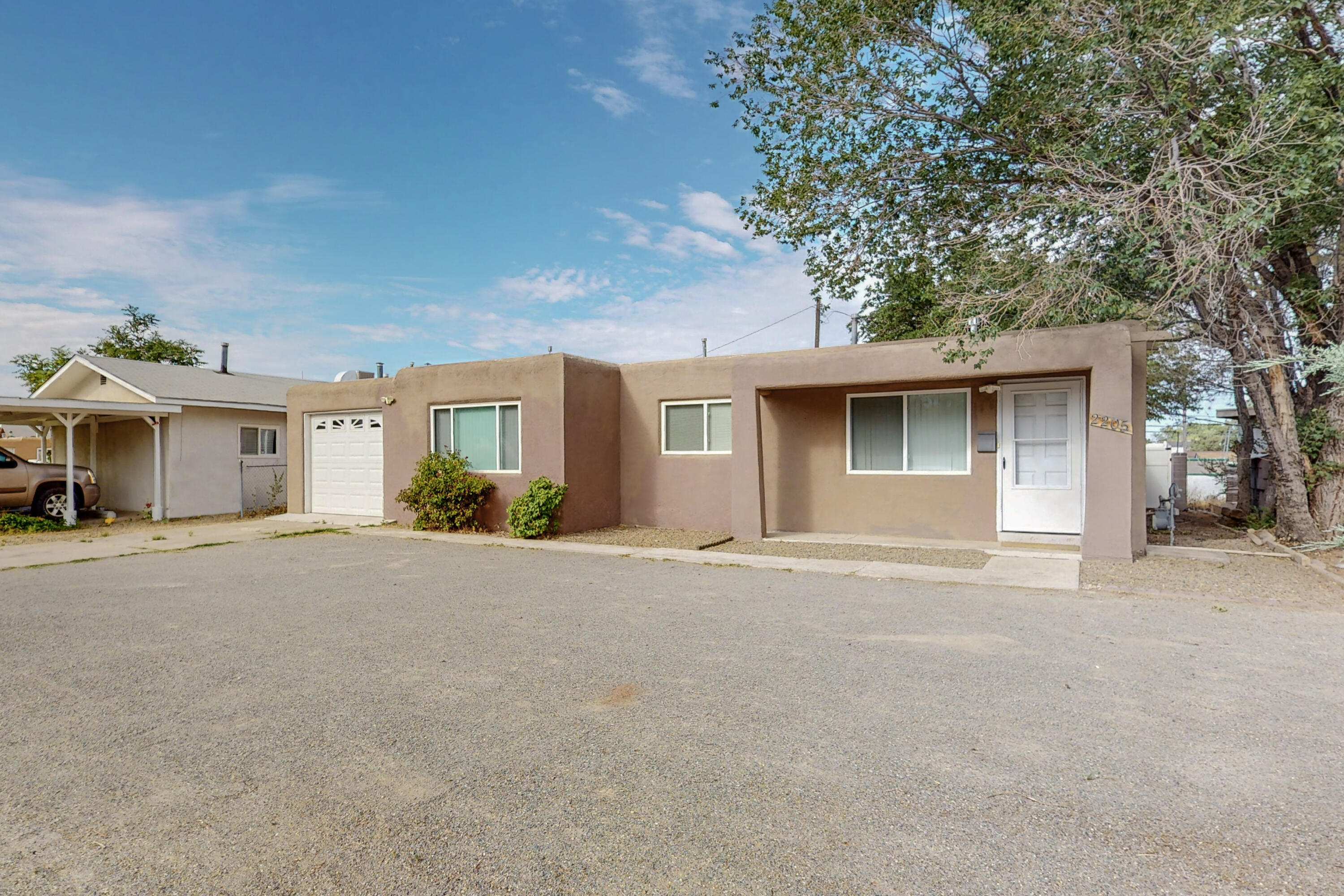 2205 Elizabeth Street NE