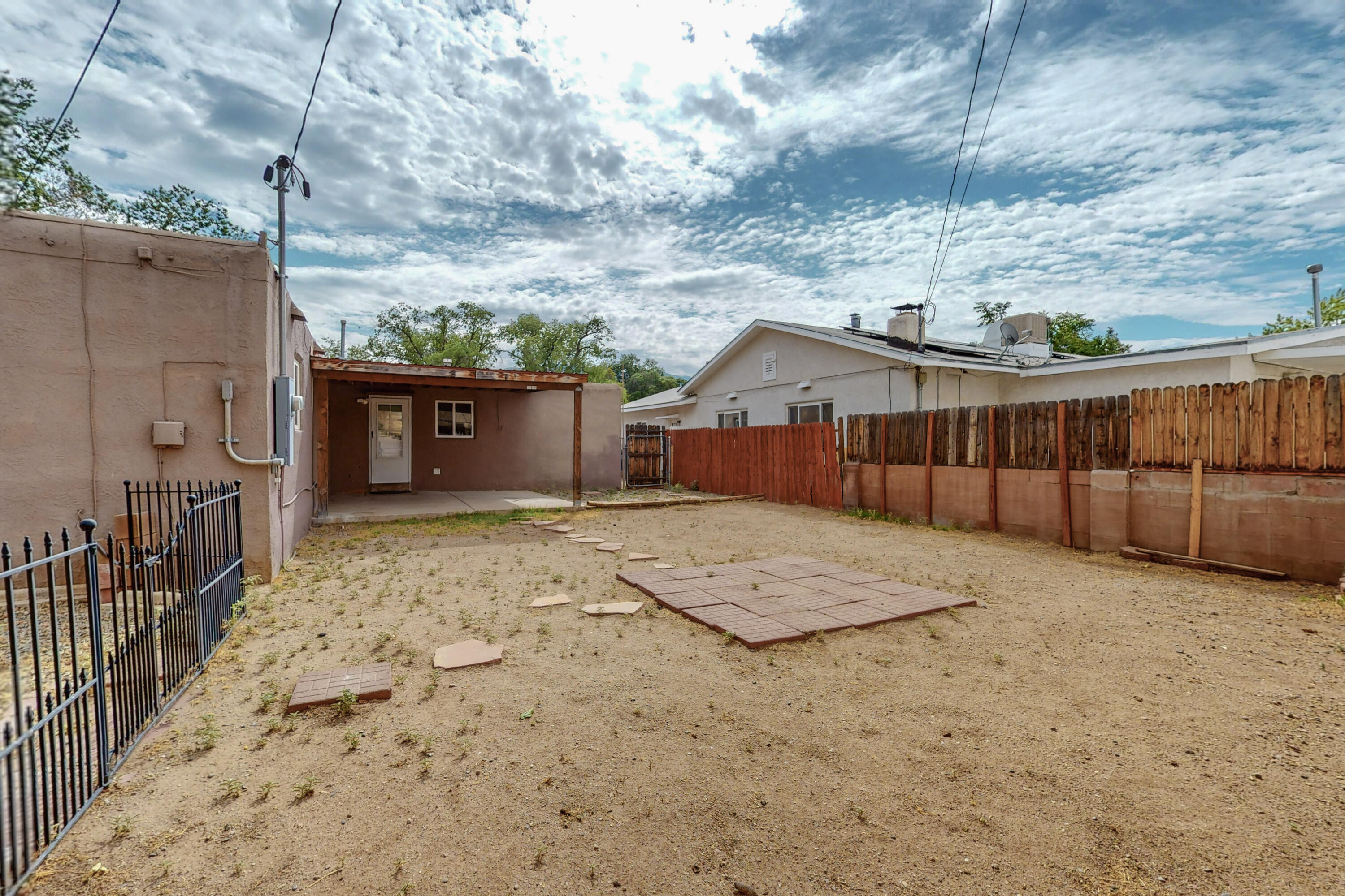 2205 Elizabeth Street NE