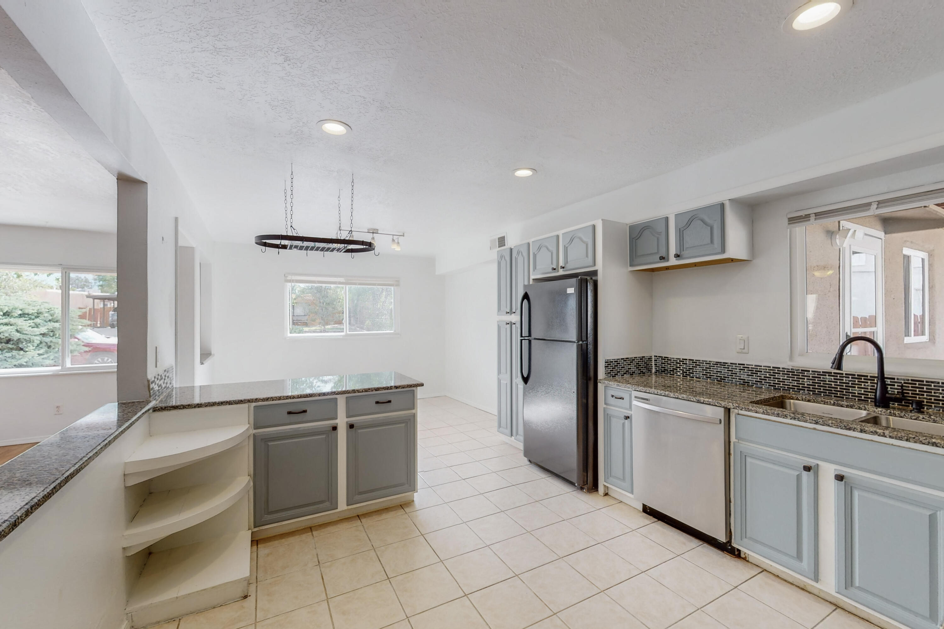 2205 Elizabeth Street NE