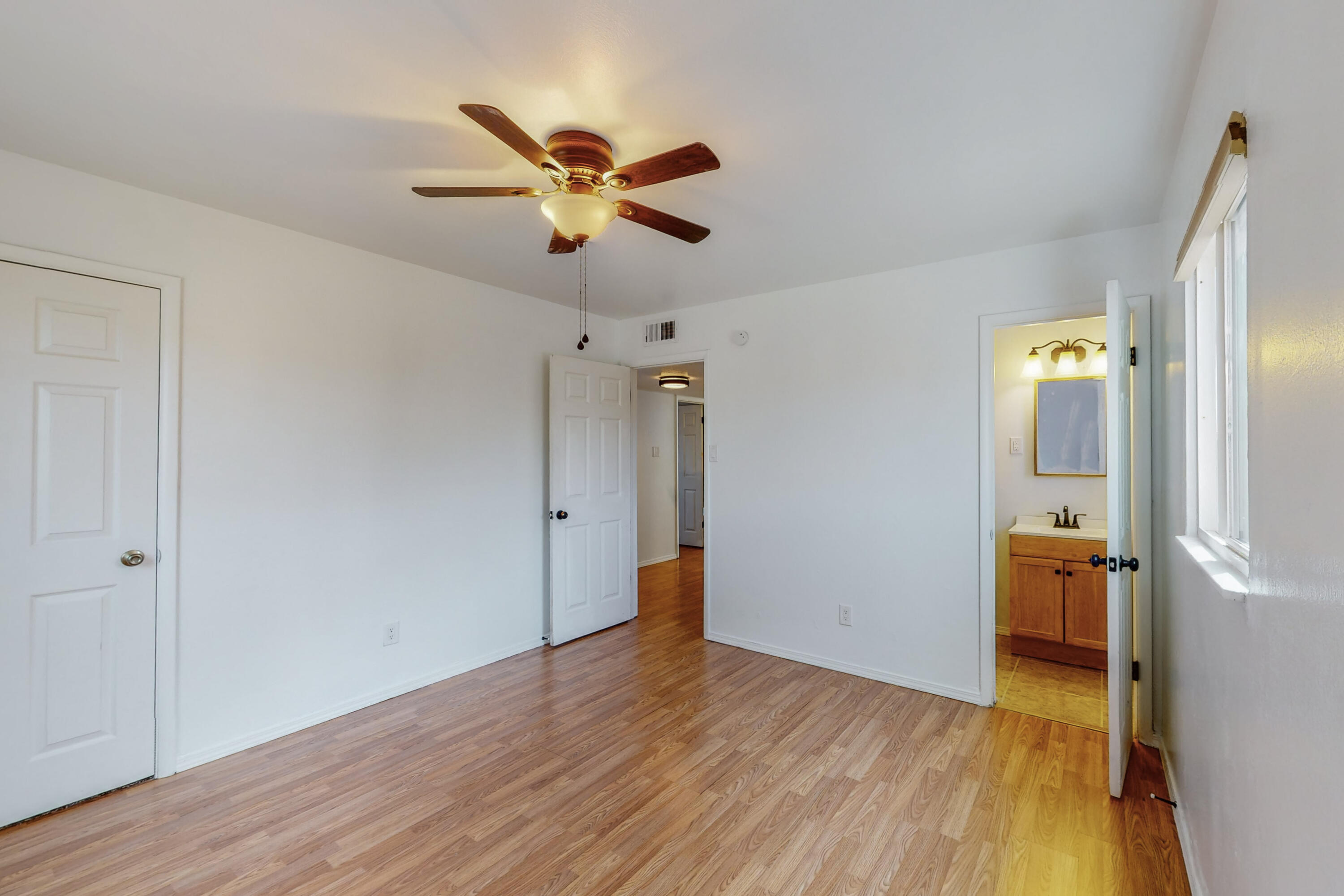 2205 Elizabeth Street NE