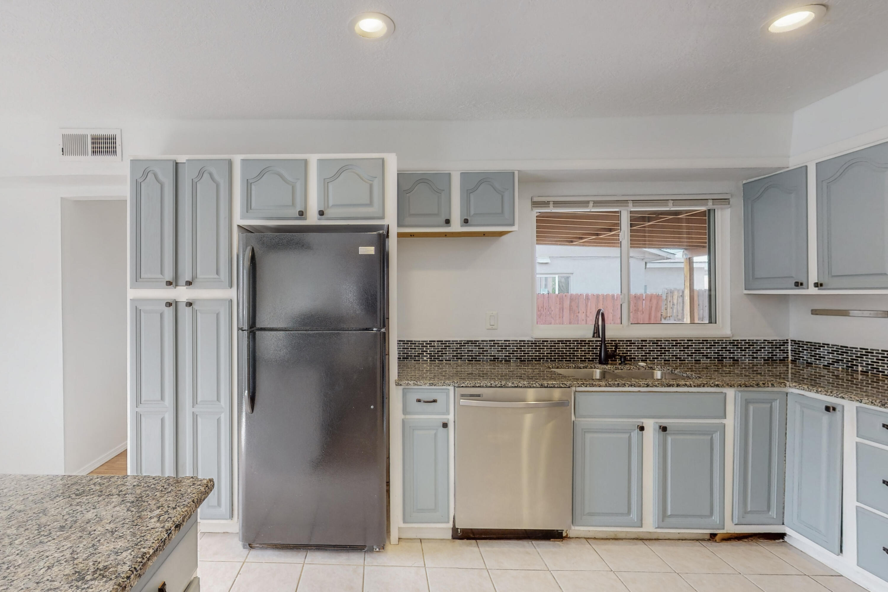 2205 Elizabeth Street NE