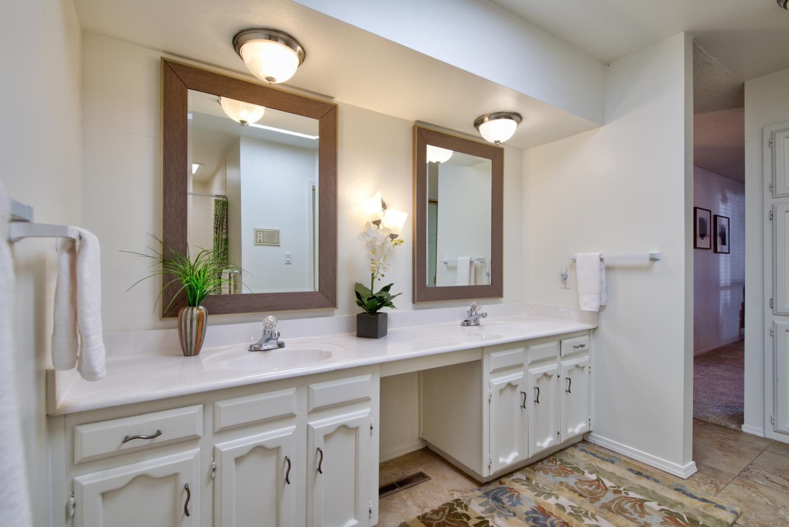 1101 Bernalillo Place