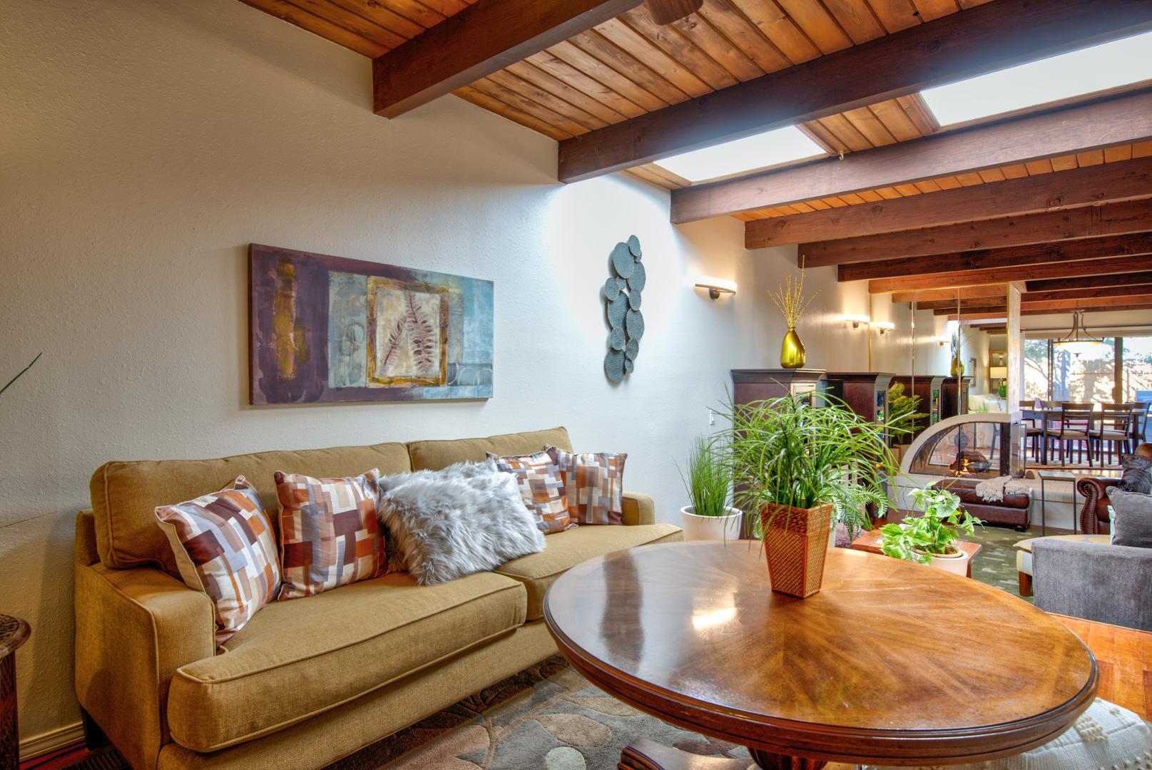 1101 Bernalillo Place