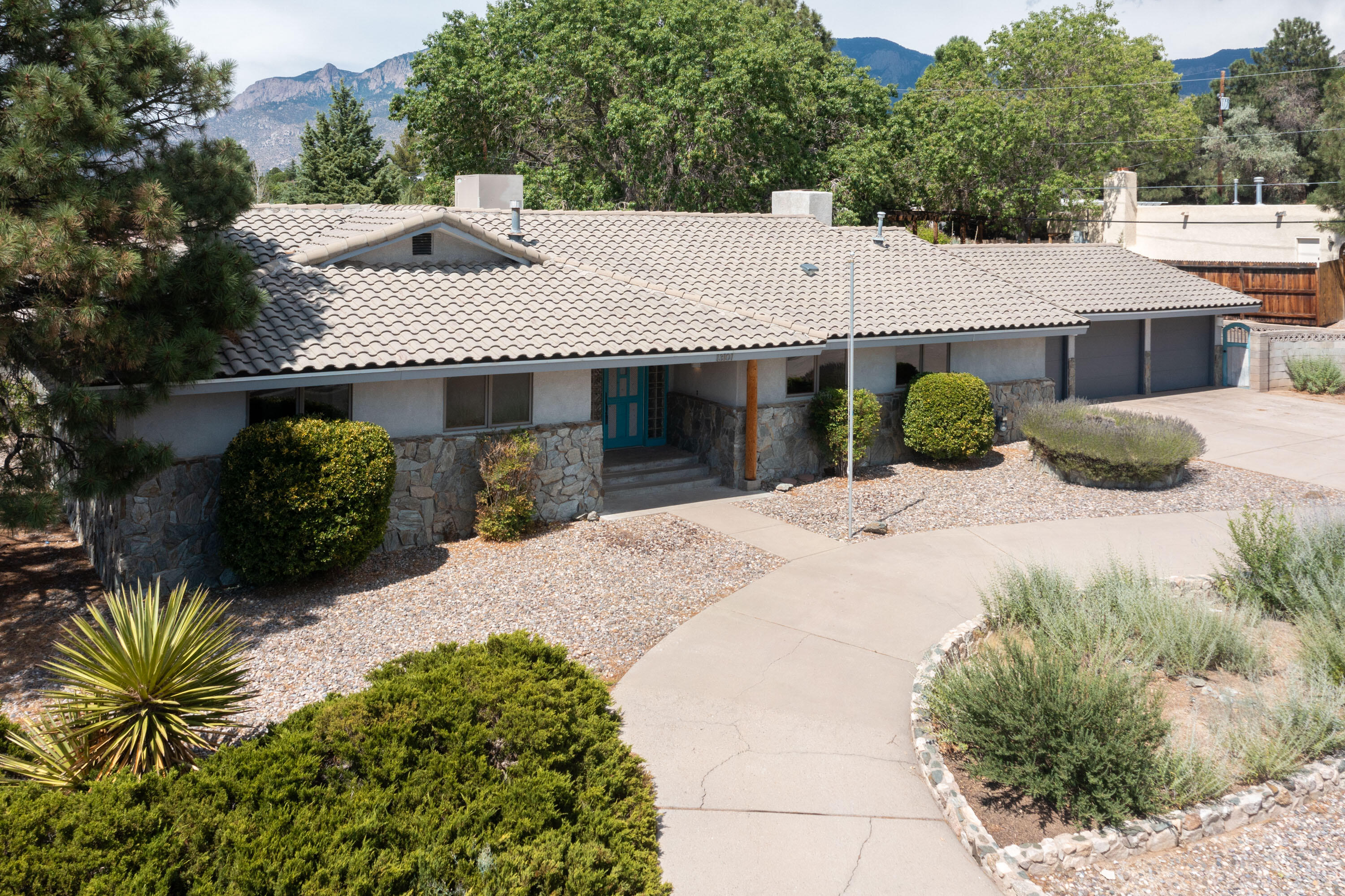 13101 Pinehurst Avenue NE