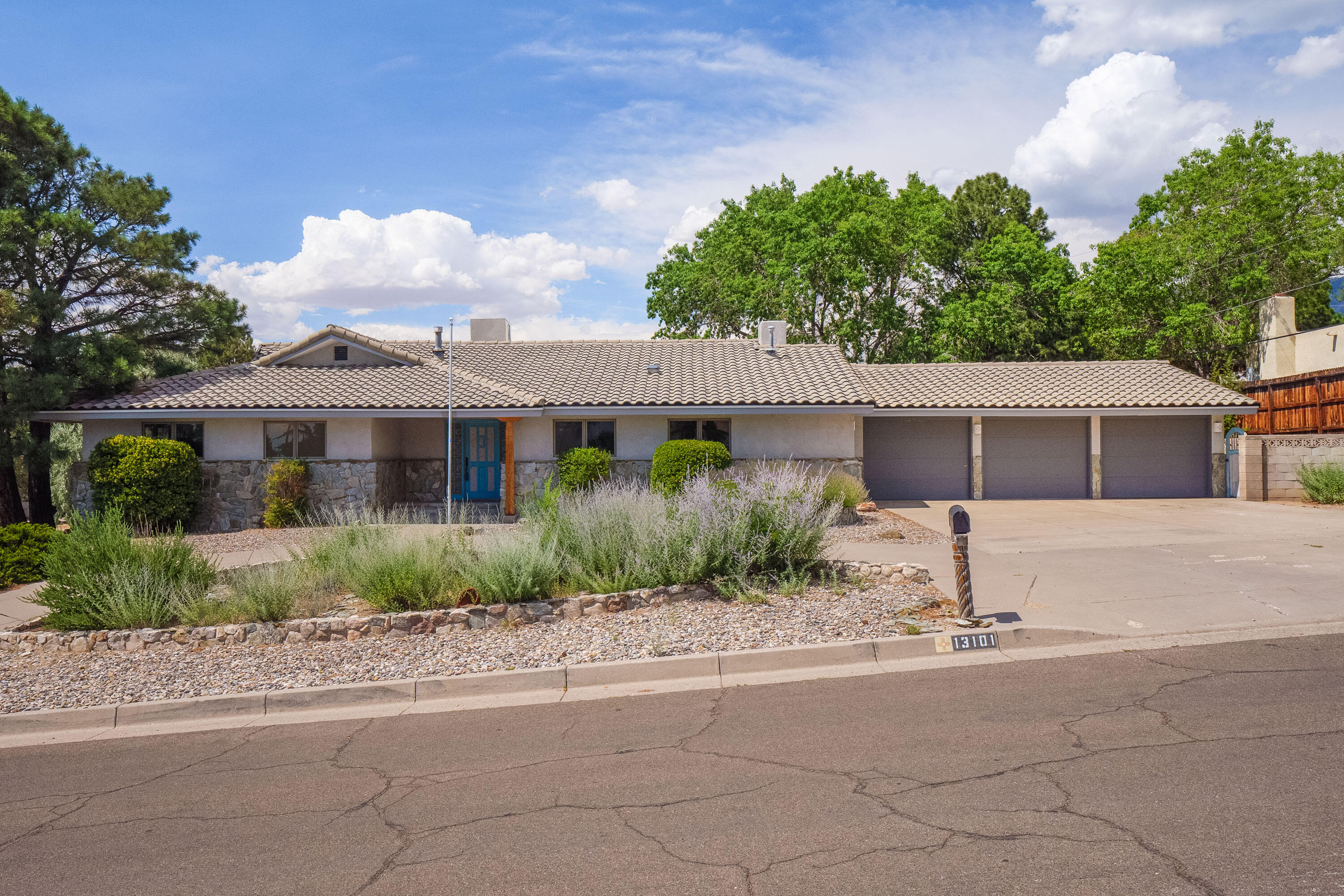 13101 Pinehurst Avenue NE