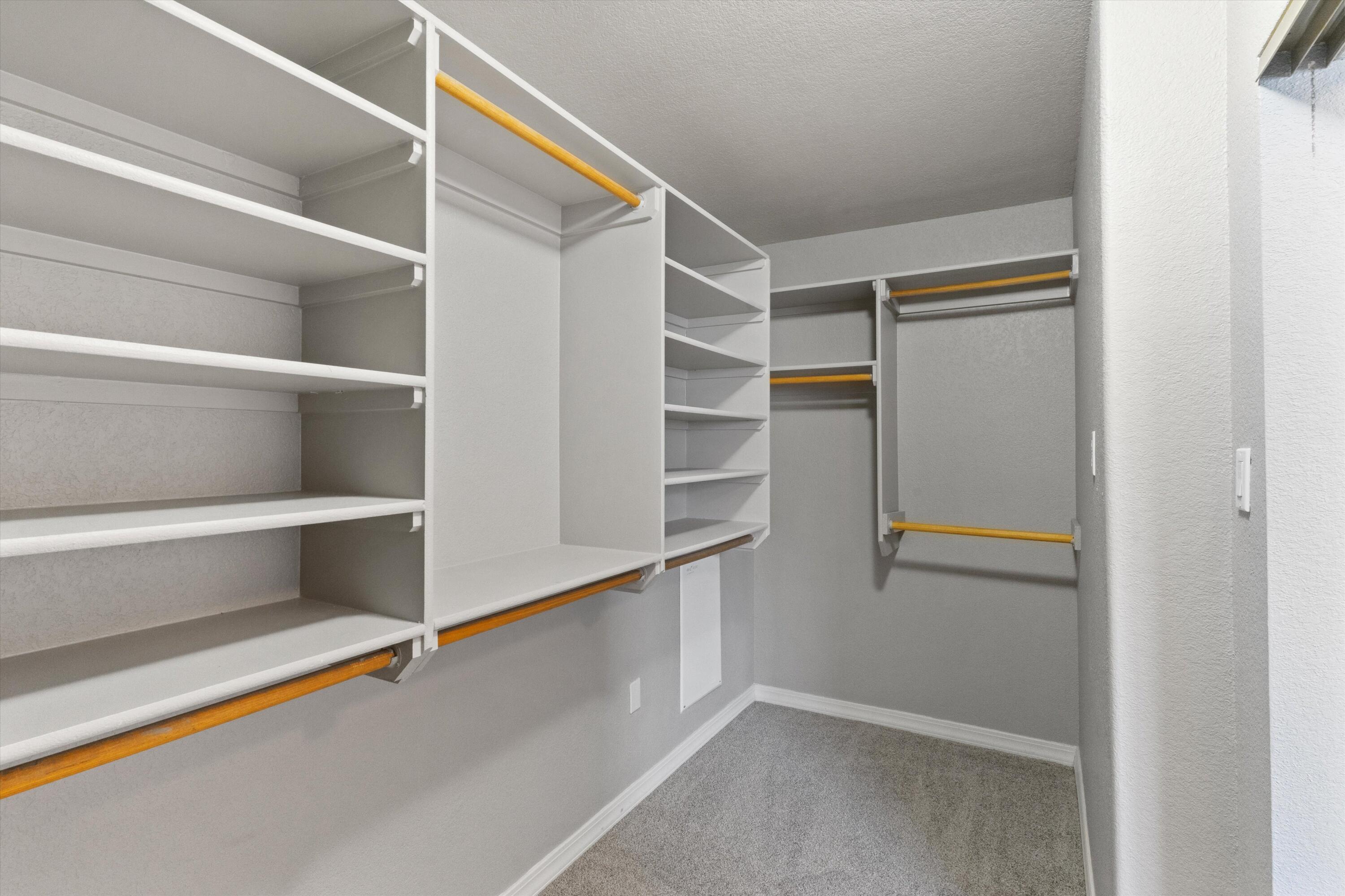 8815 Hampton Avenue NE